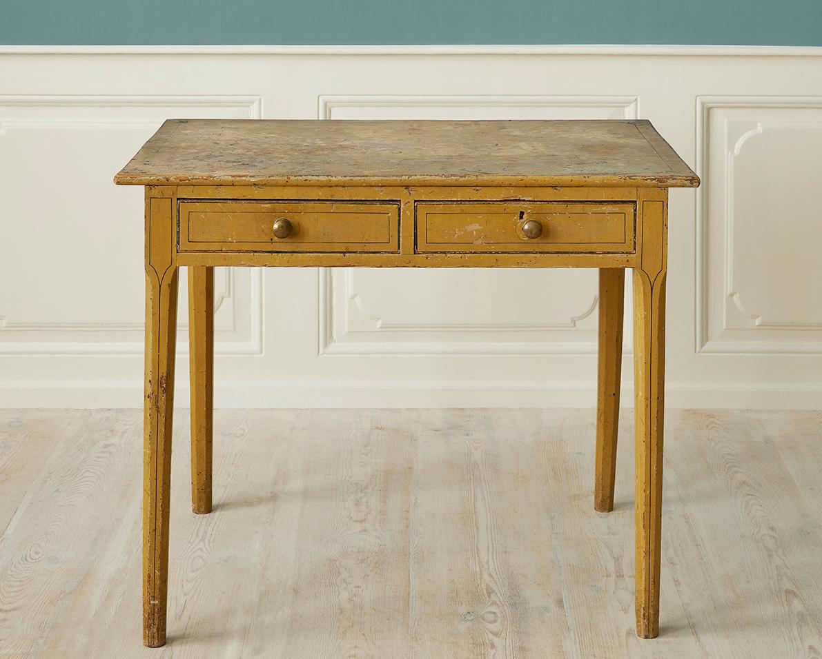 England, Early 19th Century

Painted George III pine table. Completely untouched with original brass handles. 

H 75 x W 92 x D 65 cm