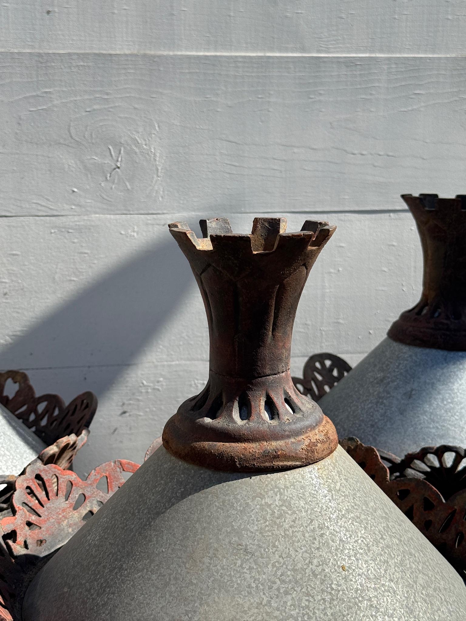 Antique O’Connell-Styled Cast Metal Street Lanterns – Set of 11 Vintage Lights In Good Condition For Sale In West Hollywood, CA