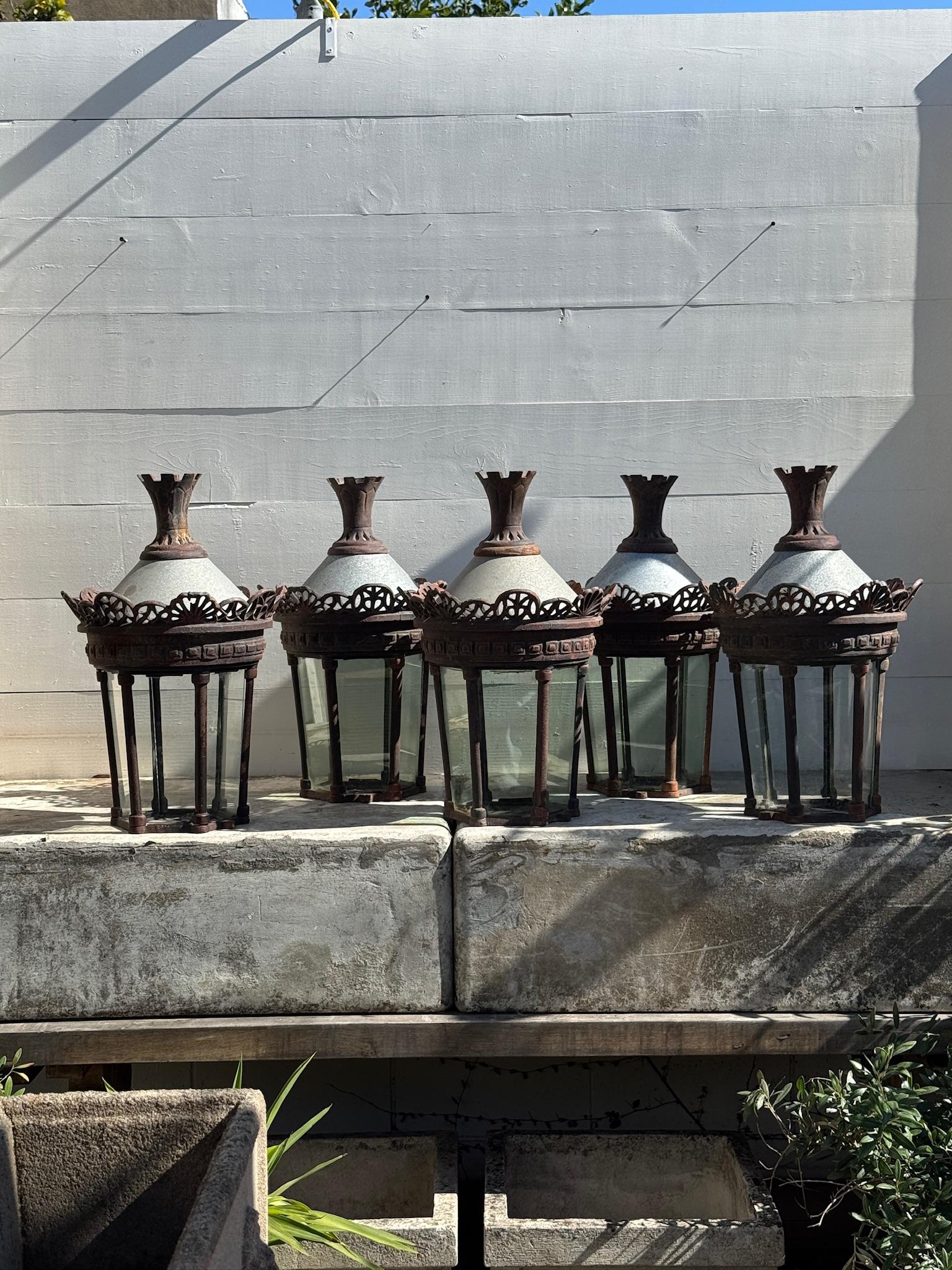 Antique O’Connell-Styled Cast Metal Street Lanterns – Set of 11 Vintage Lights For Sale 1