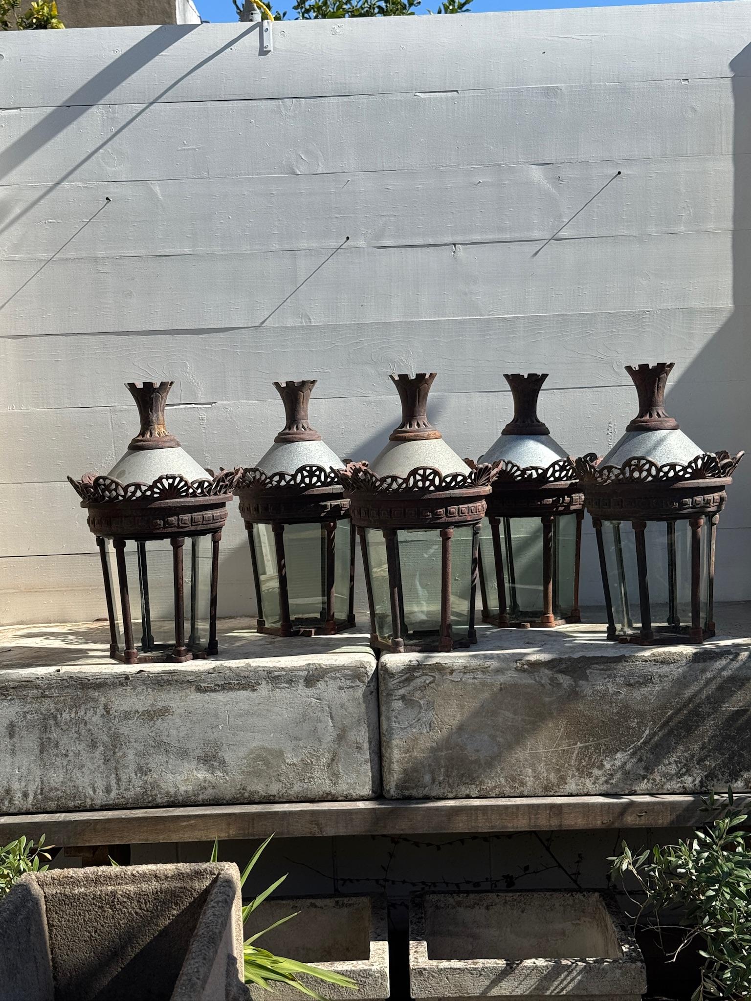 Antique O’Connell-Styled Cast Metal Street Lanterns – Set of 11 Vintage Lights For Sale 2