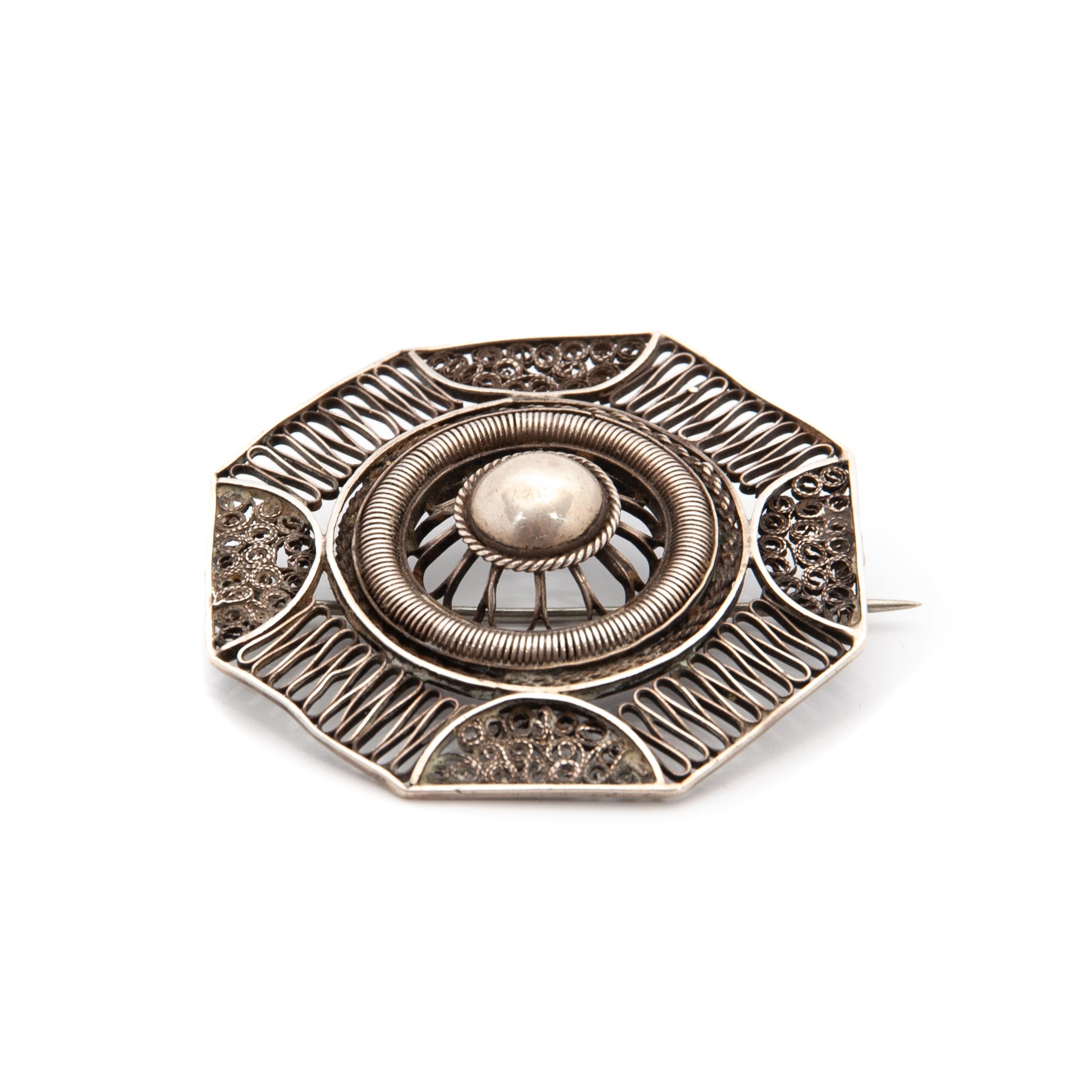 Women's or Men's Vintage Octagon Silver Filigree Brooch For Sale