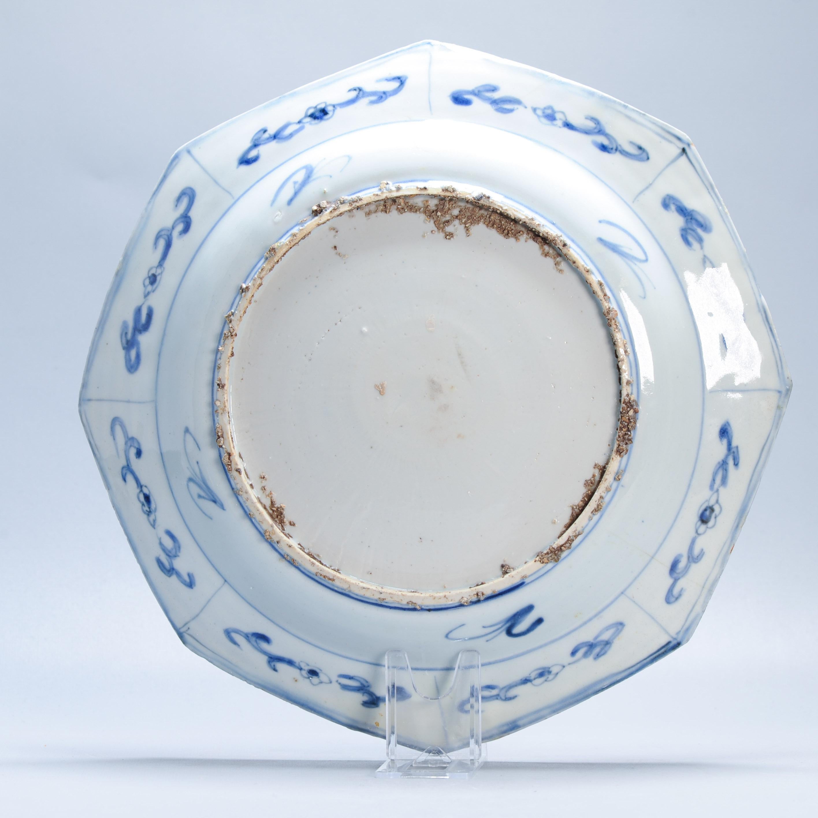 Antique Octagonal Blue and White Dish Wanli Tianqi Chinese Porcelain Figural For Sale 5