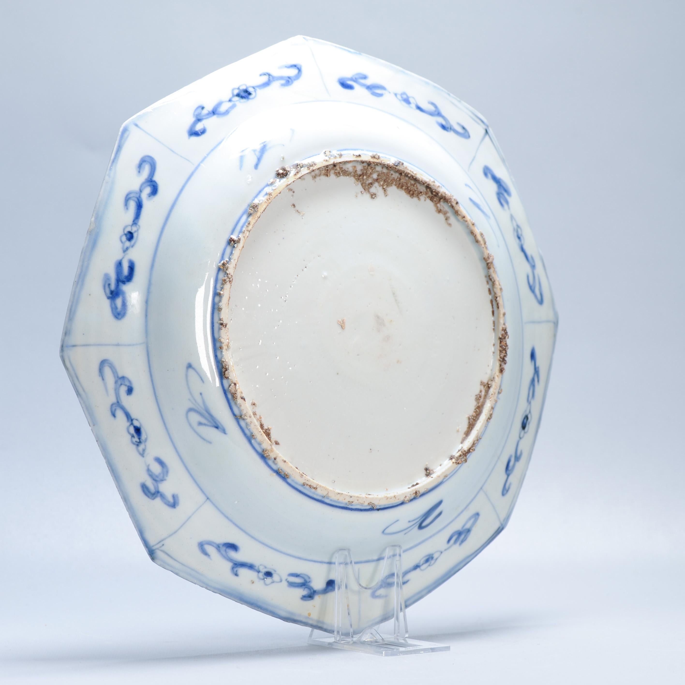 Antique Octagonal Blue and White Dish Wanli Tianqi Chinese Porcelain Figural For Sale 6