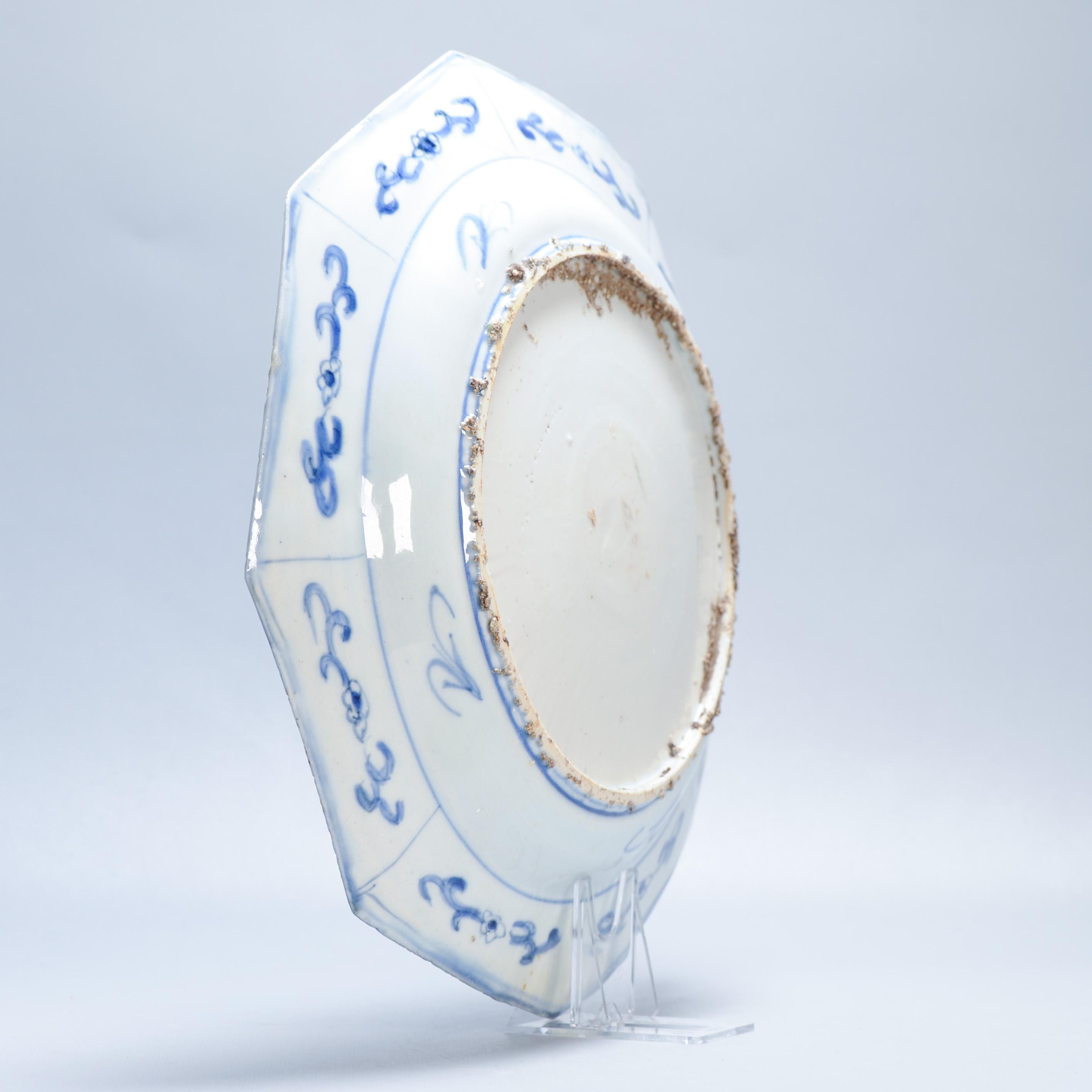 Antique Octagonal Blue and White Dish Wanli Tianqi Chinese Porcelain Figural For Sale 7