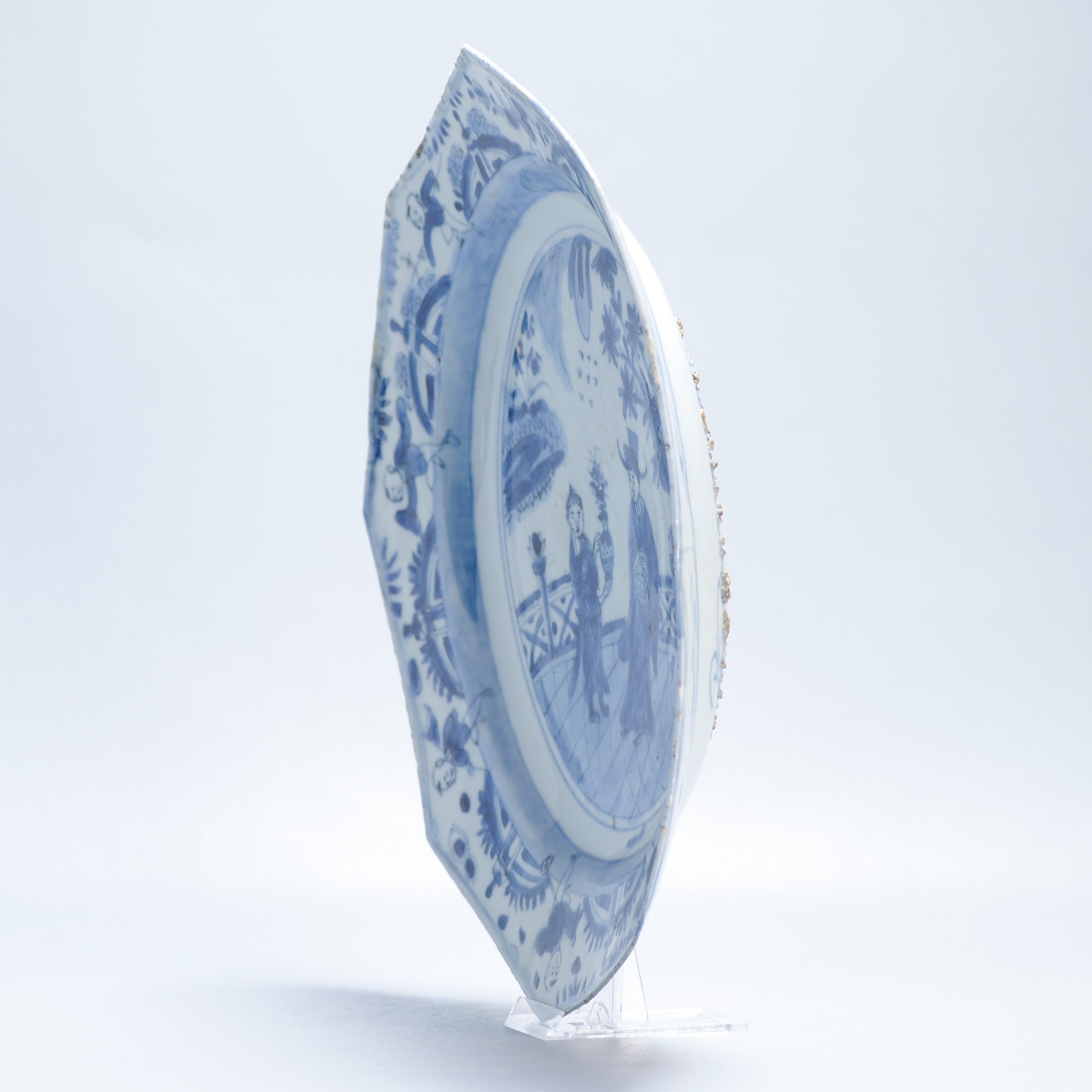 Antique Octagonal Blue and White Dish Wanli Tianqi Chinese Porcelain Figural For Sale 9