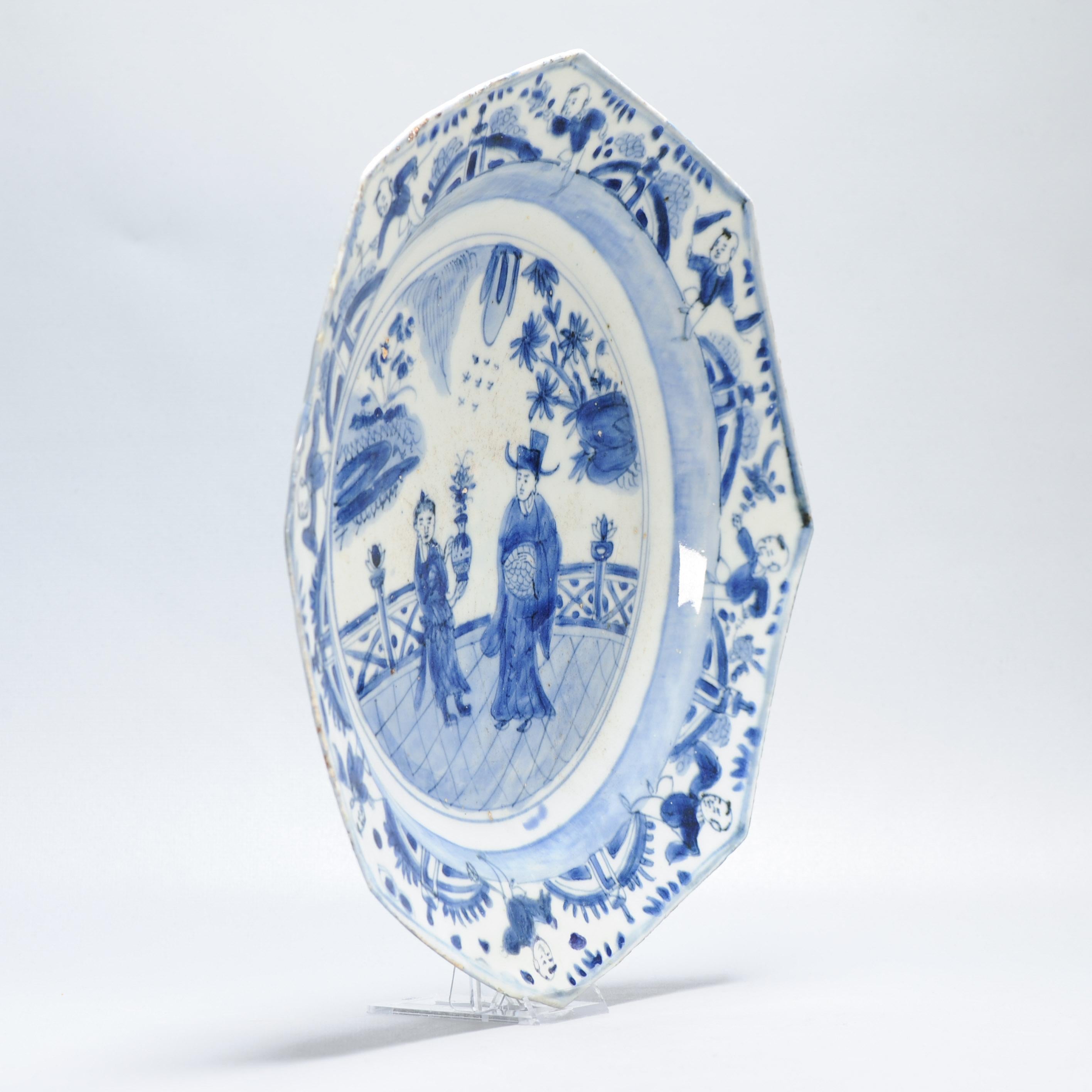 Antique Octagonal Blue and White Dish Wanli Tianqi Chinese Porcelain Figural For Sale 1