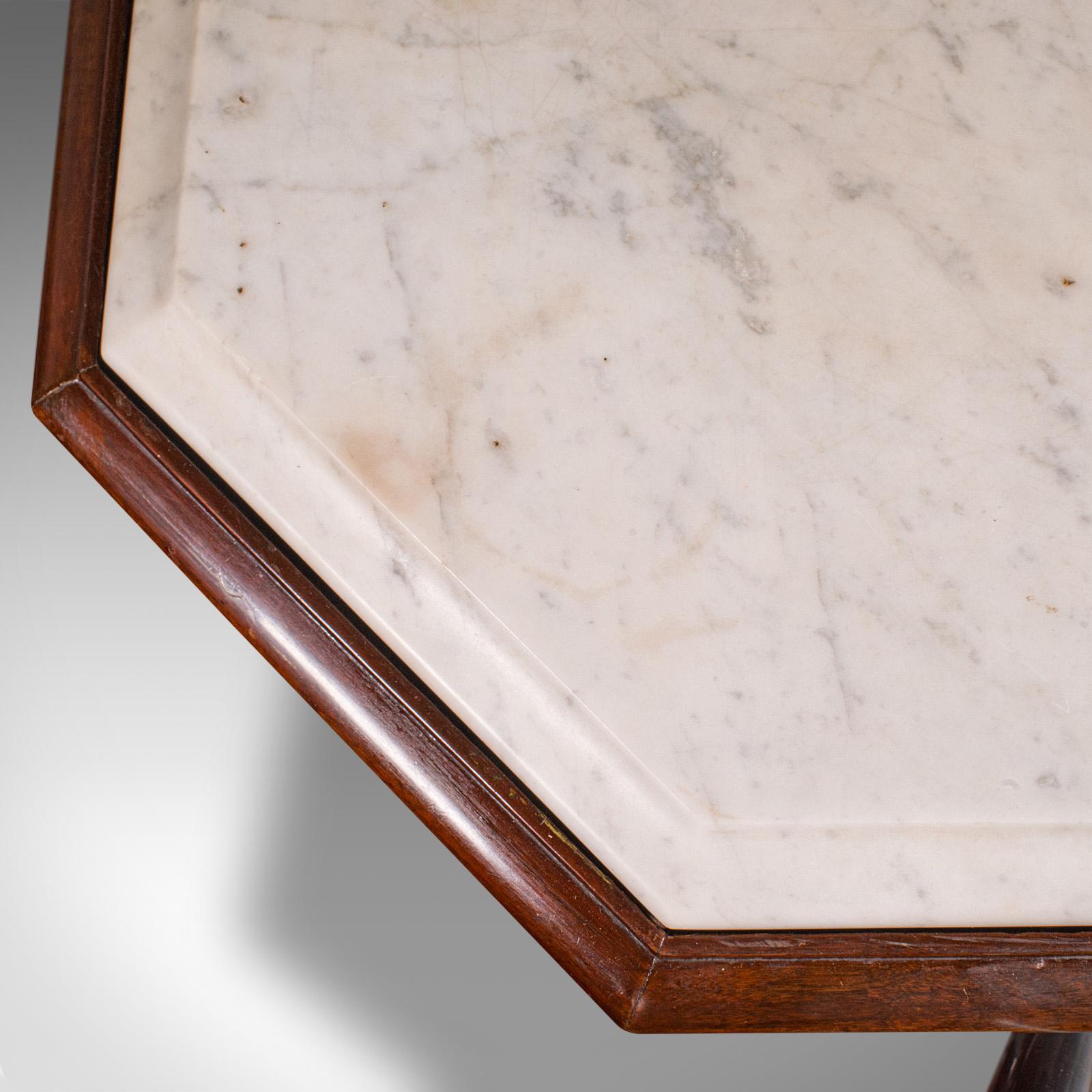 Marbre Table octogonale anglaise, marbre, d'appoint, centre, début de l'ère victorienne en vente