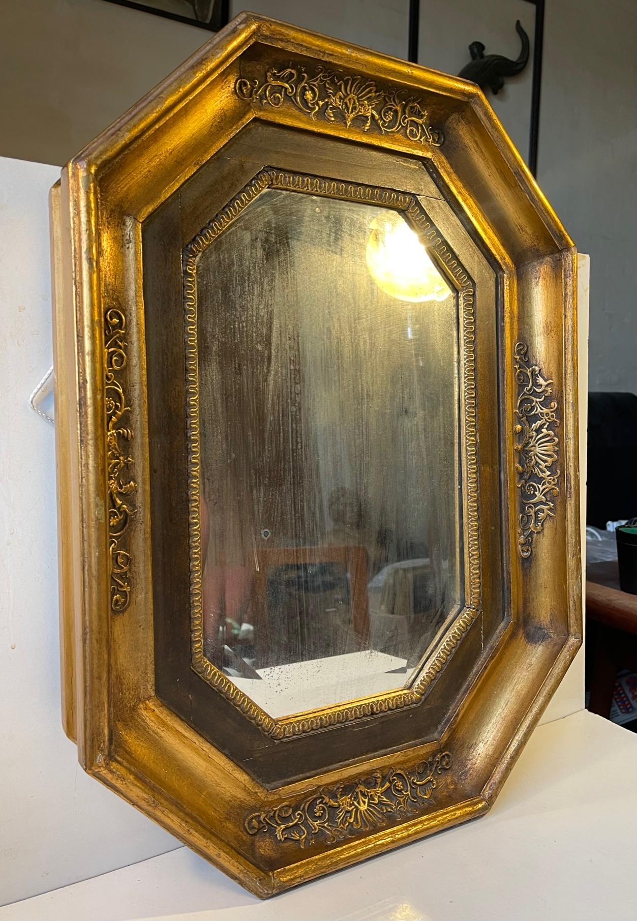 Gothic Revival Antique Octagonal Wall Mirror in Gilded Wood, 19th Century Scandinavia For Sale