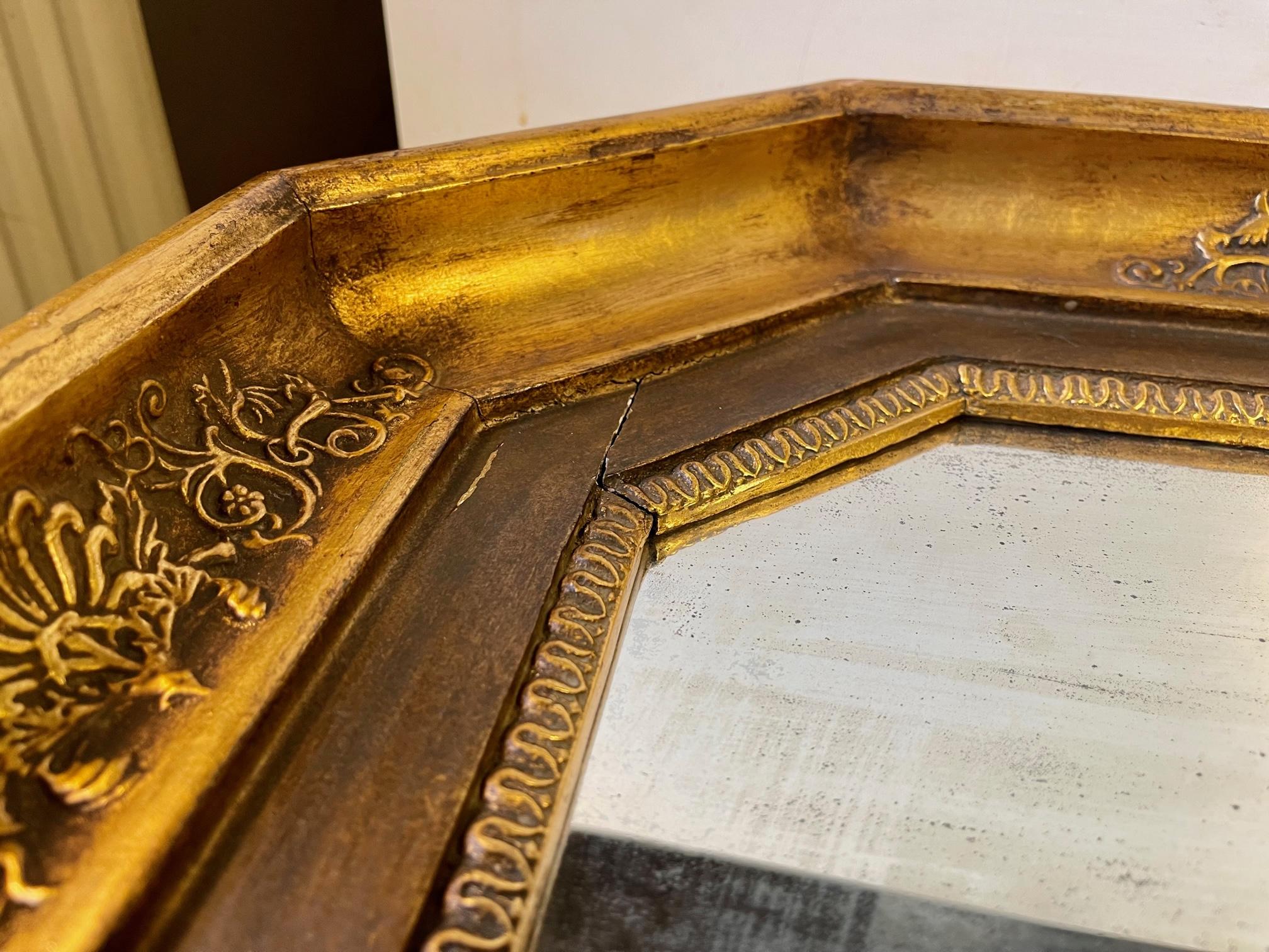 Antique Octagonal Wall Mirror in Gilded Wood, 19th Century Scandinavia In Fair Condition For Sale In Esbjerg, DK
