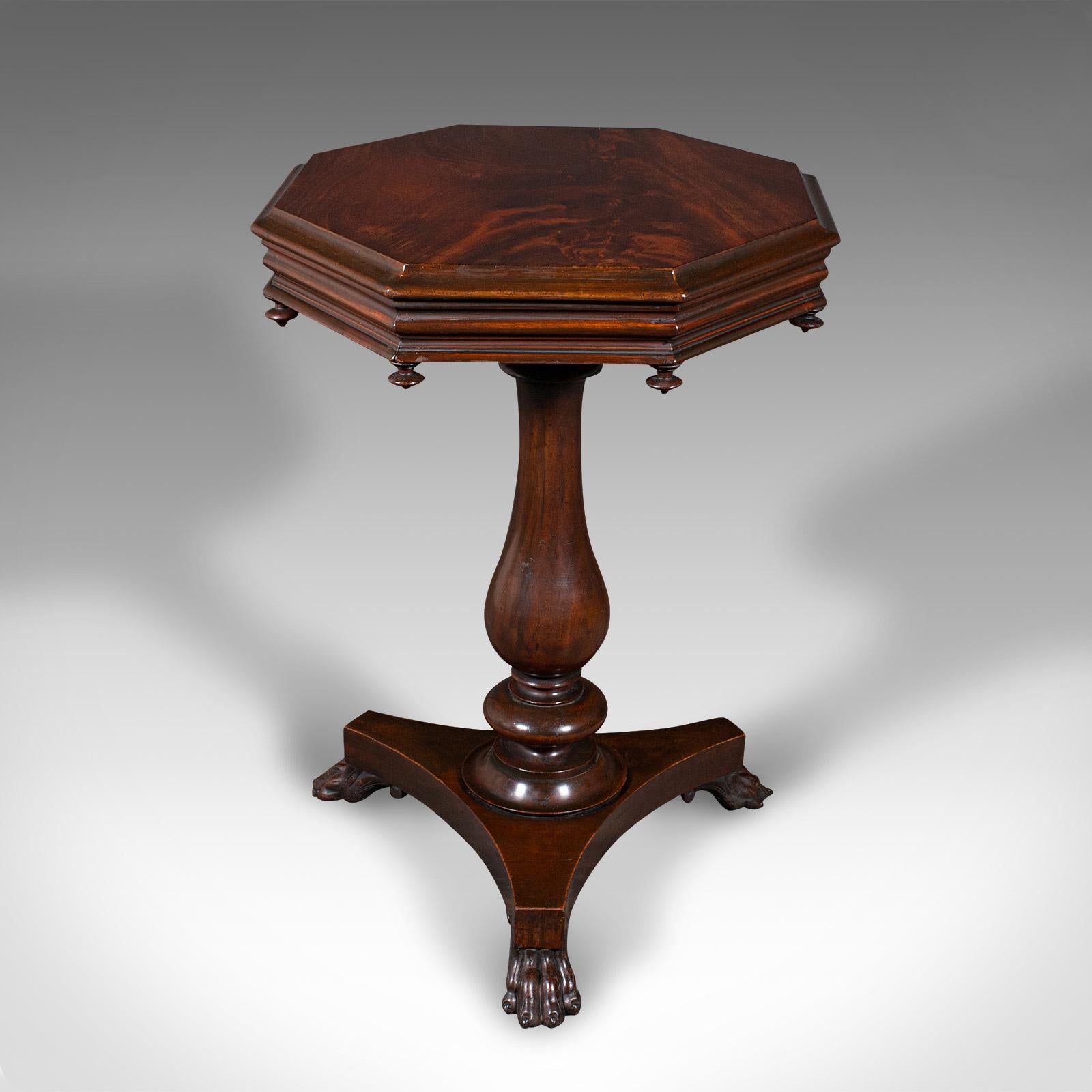 Antique Octagonal Wine Table, English, Flame, Lamp, Side, William IV, Circa 1835 In Good Condition For Sale In Hele, Devon, GB