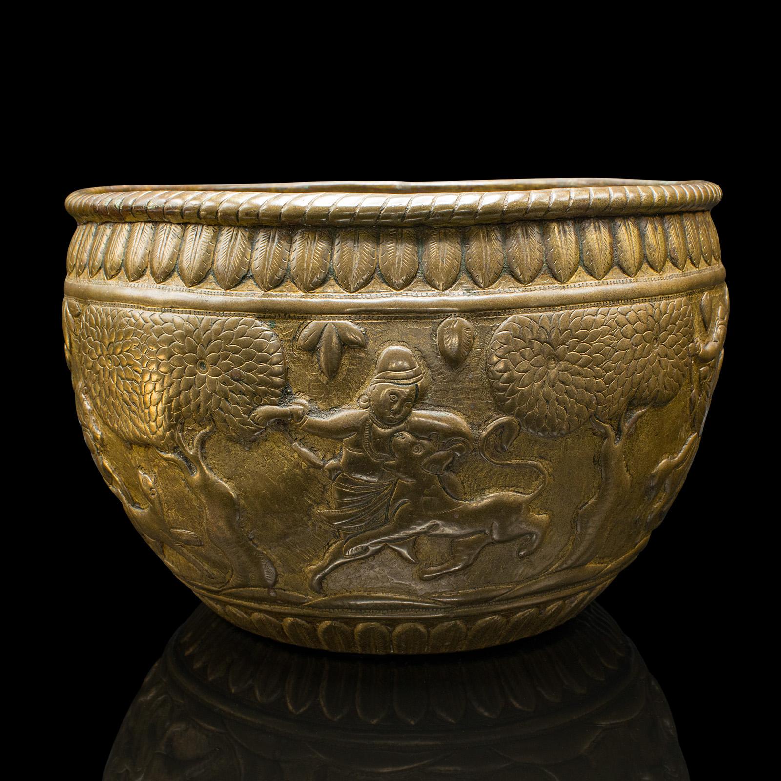 Victorien tardif Bol, jardinière d'antiquités, Asie du Sud-Est asiatique, laiton, victorienne en vente