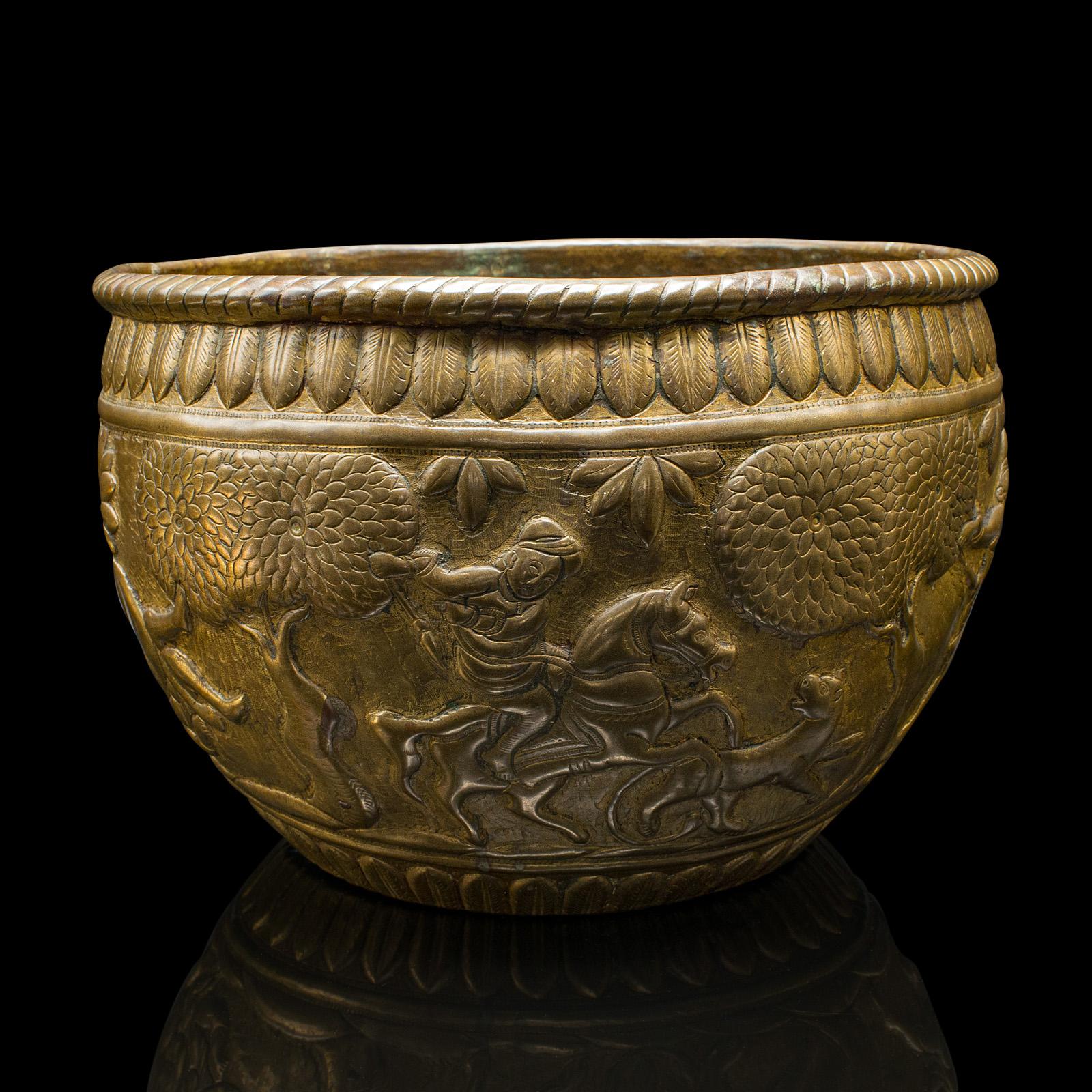 Asiatique Bol, jardinière d'antiquités, Asie du Sud-Est asiatique, laiton, victorienne en vente