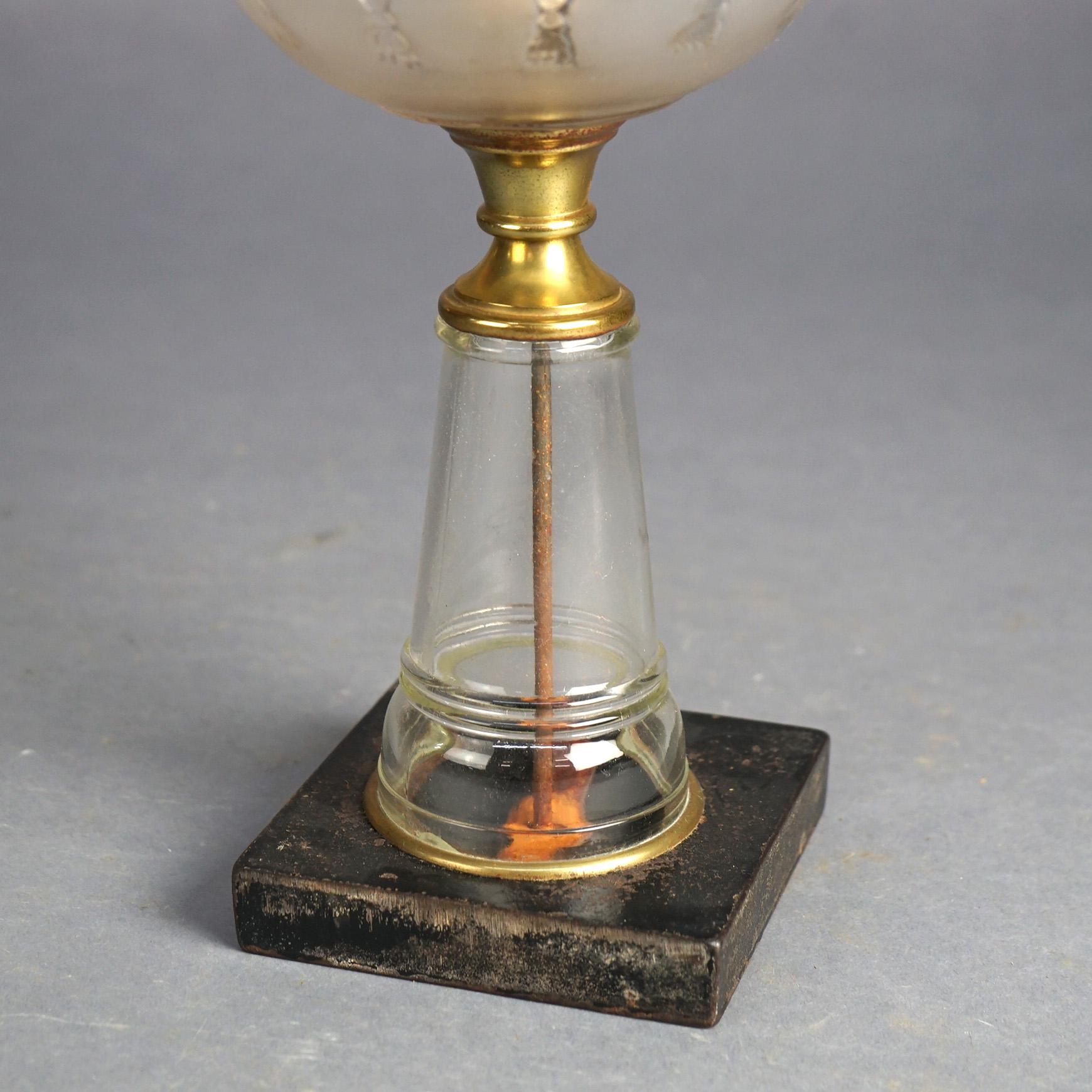 Antike Öllampe mit Glasfuß und Schirm, um 1890, antik im Angebot 6