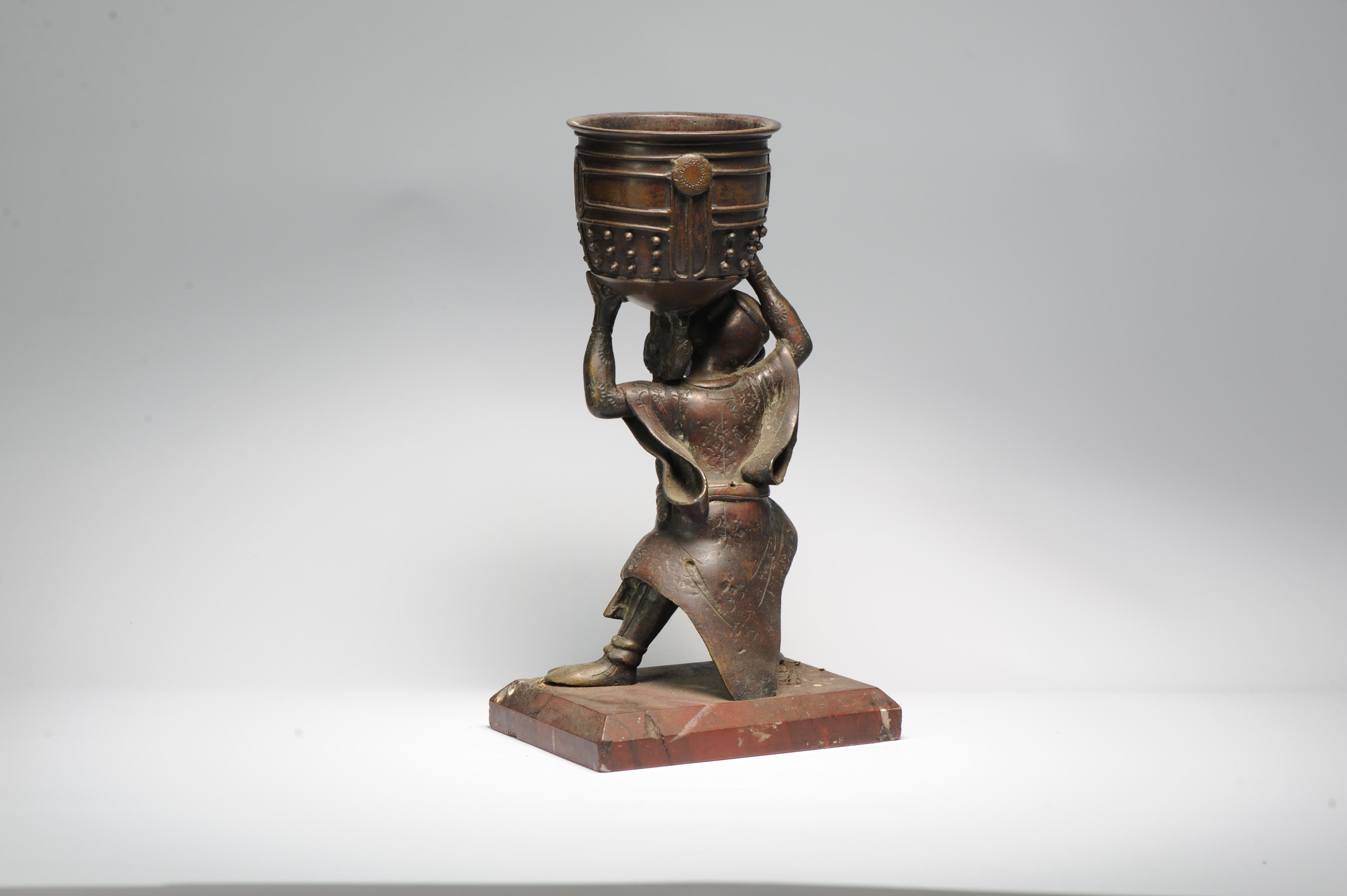 Antique Okimono Bronze Japanese Statue Man Carrying basket Japan For Sale 1