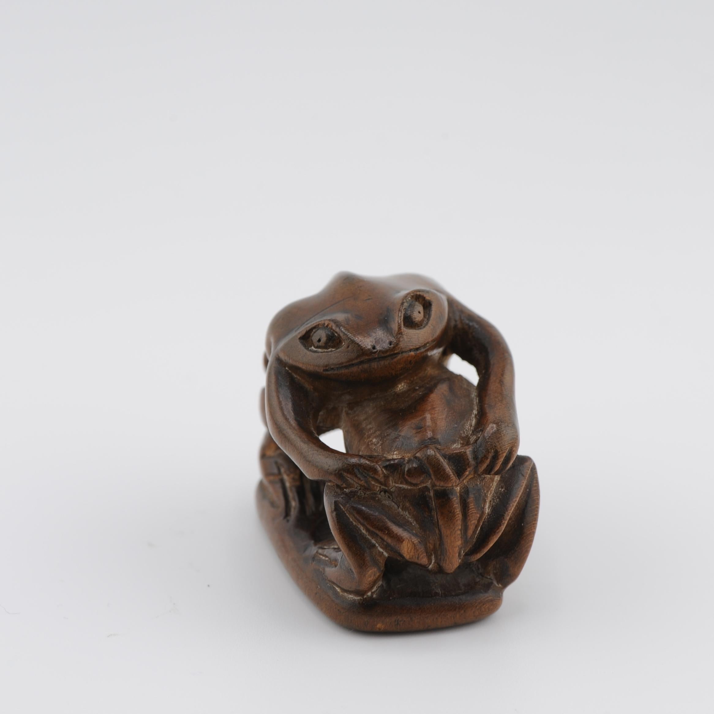 Lovely and very detailed piece. Unigned. Japan 19th or early 20th century.

Additional information:
Material: Porcelain & Pottery
Region of Origin: Japan
Period: 18th century
Japan Dynasty Period: Edo Period (1603–1867)
Japanese Style:
