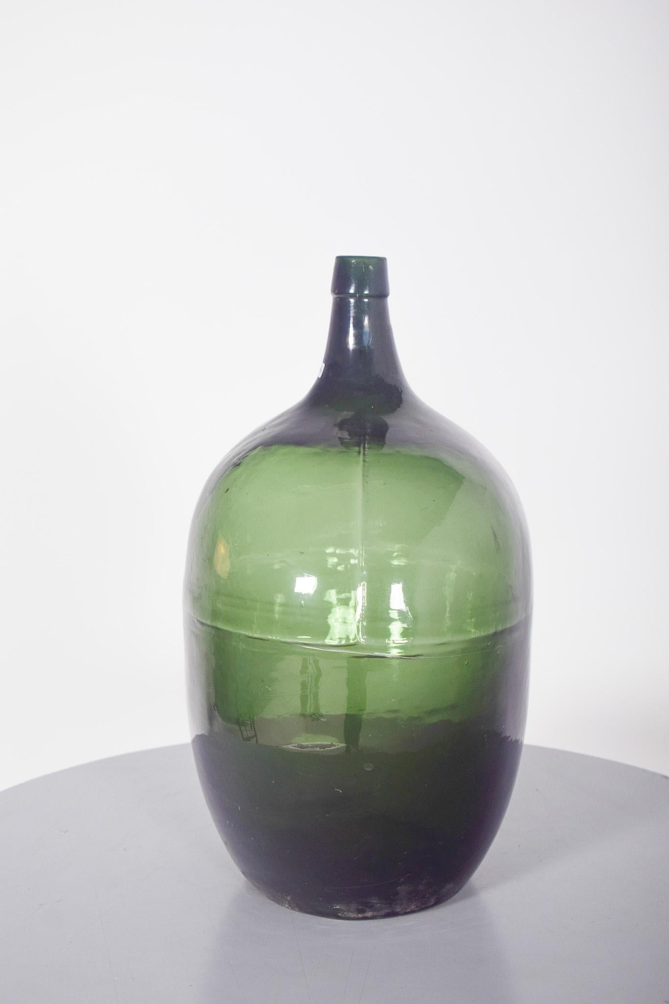 Portugais Ancienne bouteille en verre vert en vente