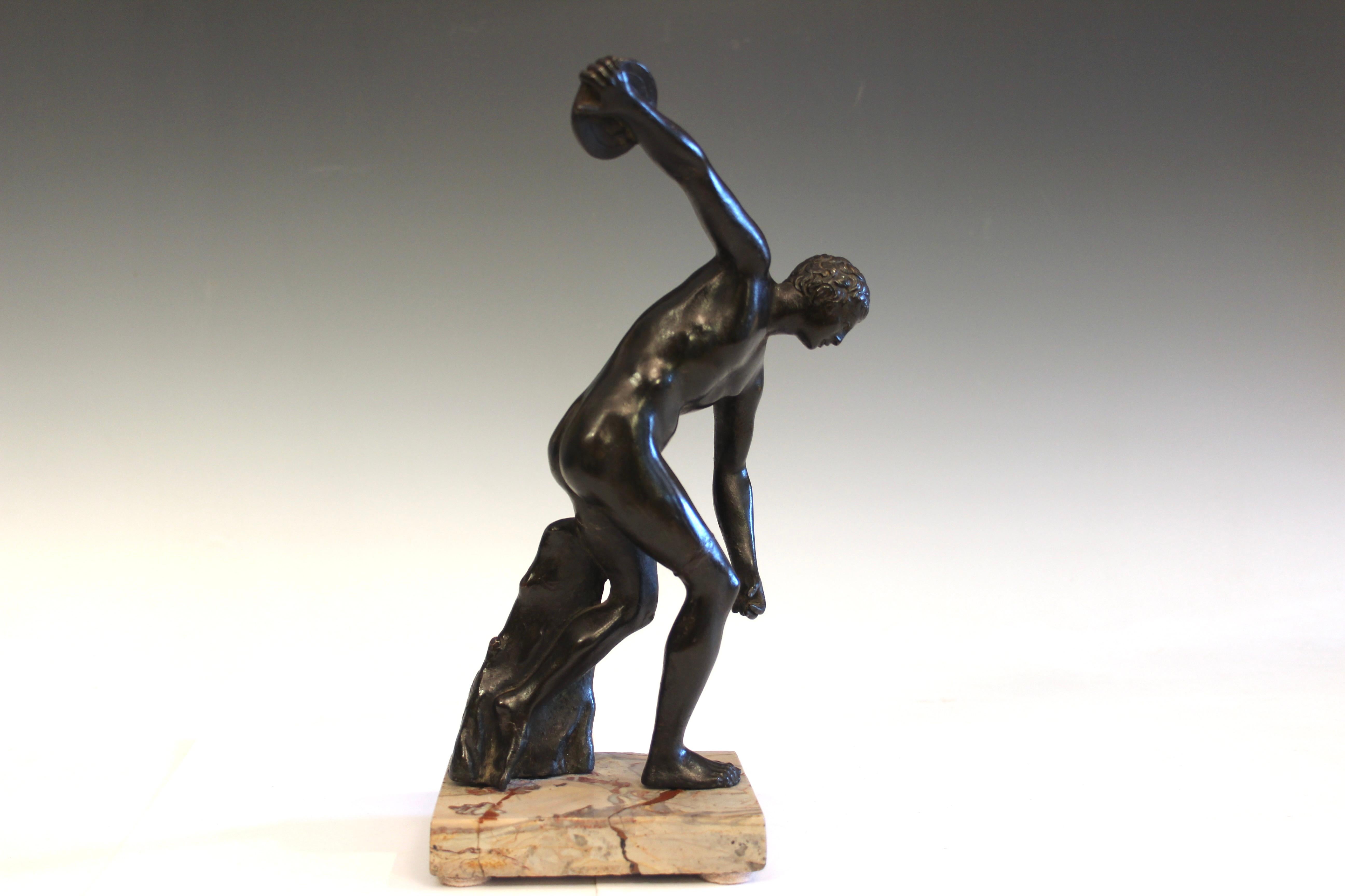 Figura Antigua de Bronce Gran Tour Lanzador de Disco Antiguo Griego Verdigris 10 Vaciado en venta