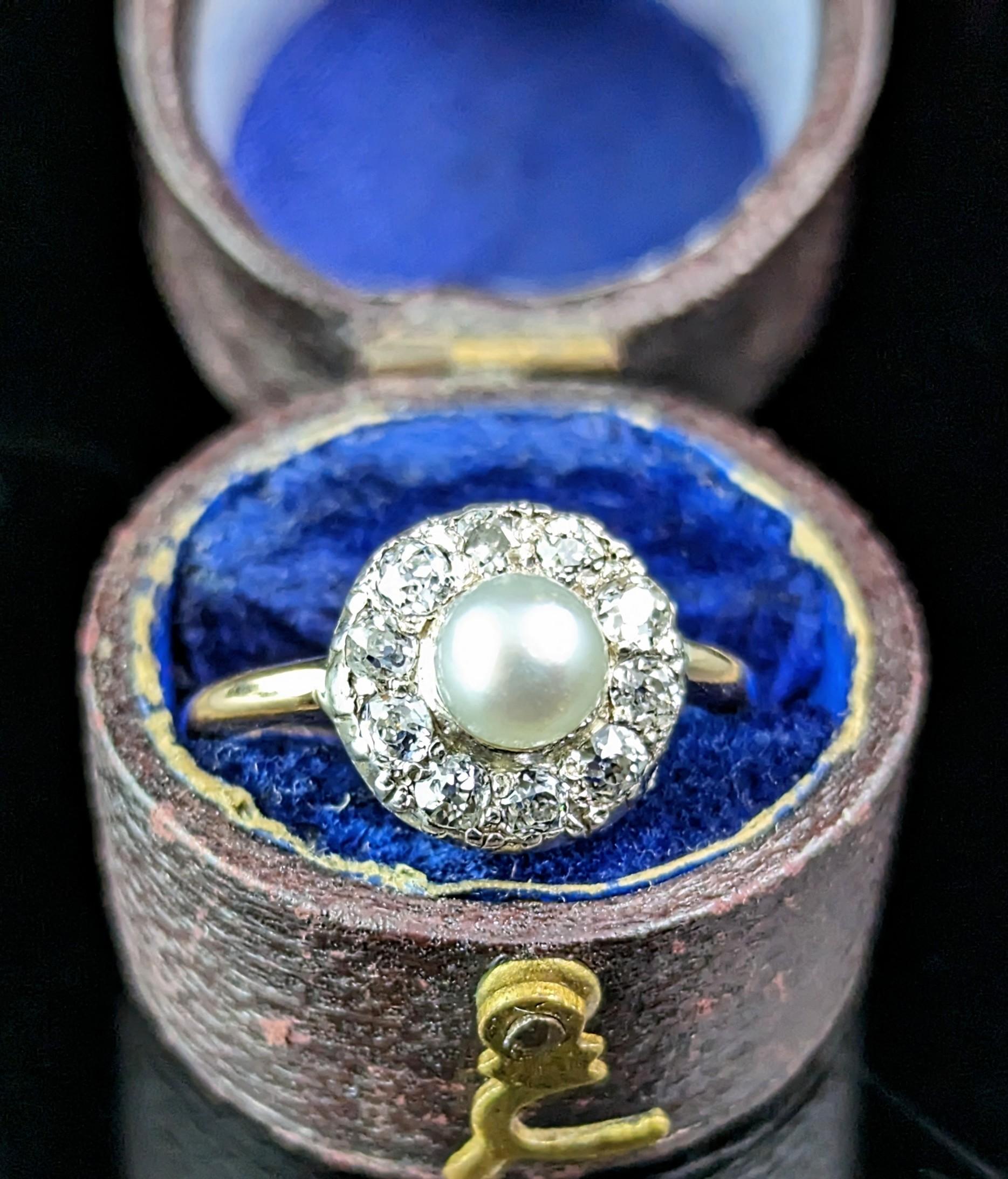 Women's Antique Old cut Diamond and Pearl halo ring, 18k gold 