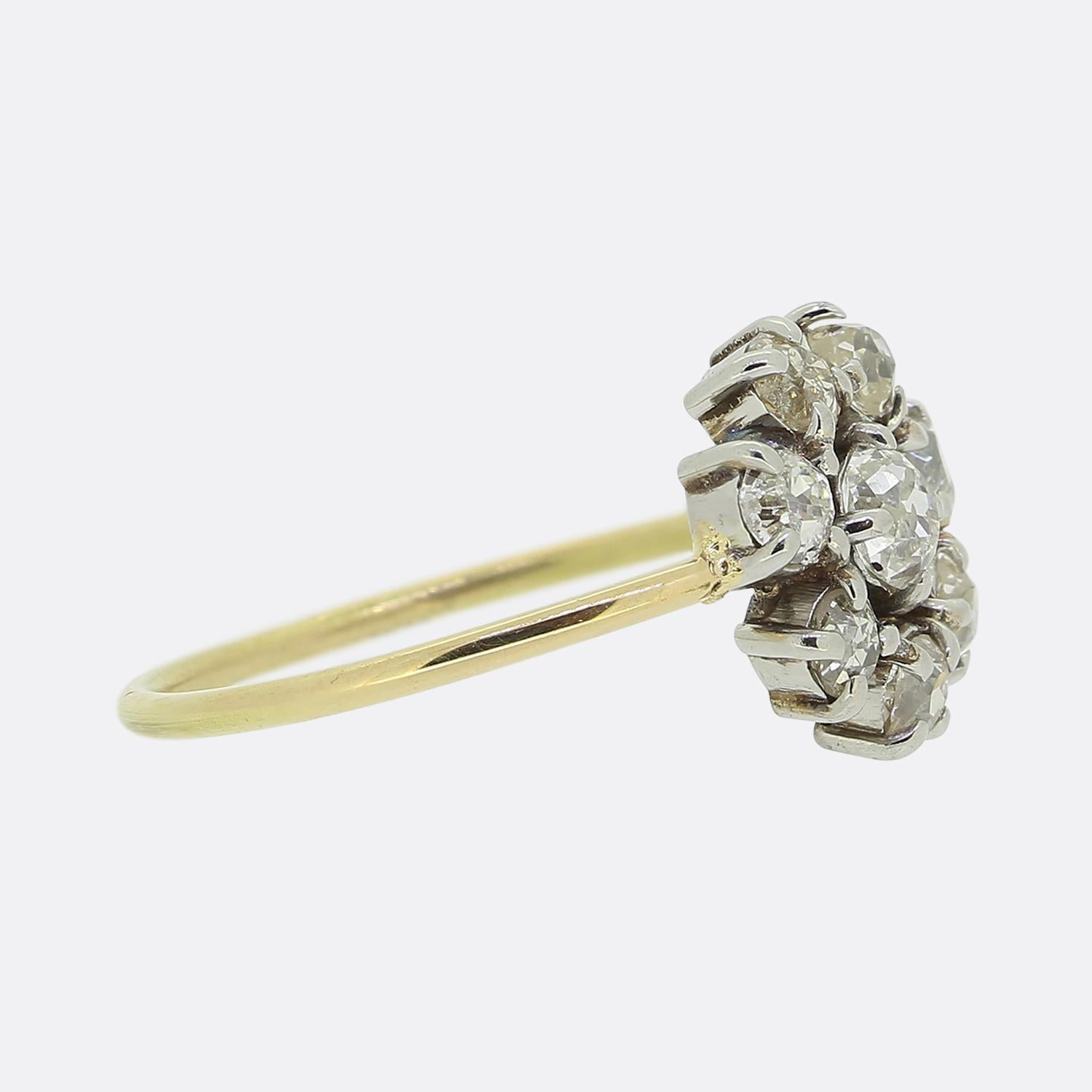 Antiker Diamant-Cluster-Ring mit Altschliff (Alteuropäischer Brillantschliff) im Angebot