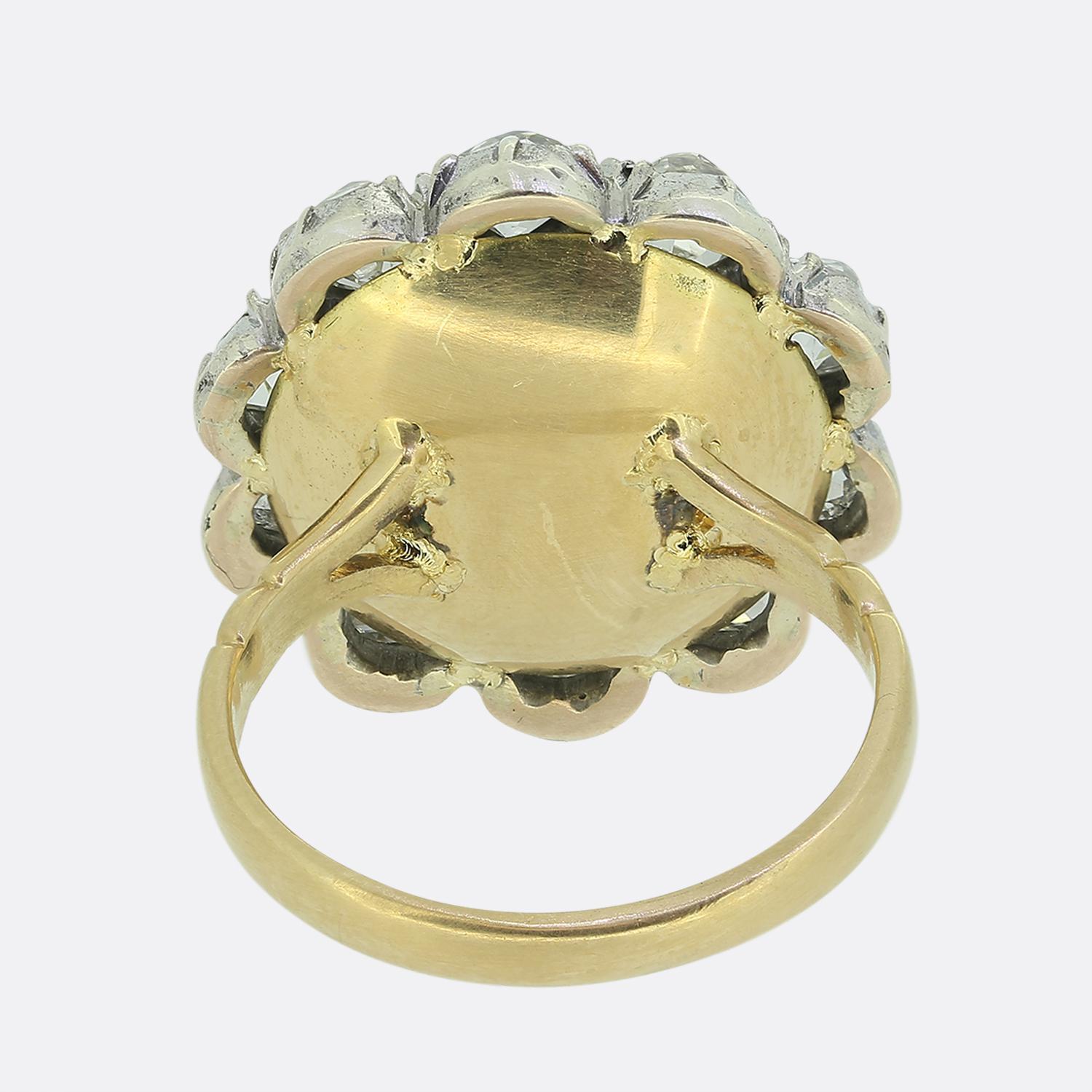 Antiker Diamant-Cluster-Ring mit Altschliff (Antiker Kissenschliff) im Angebot