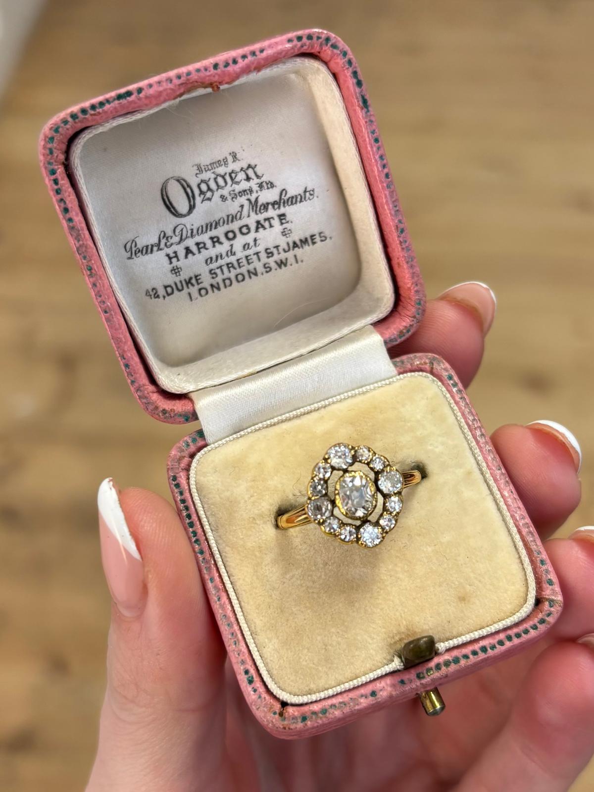 Antique Old Cut Diamond Cluster Ring Set in 18k Yellow Gold For Sale 2