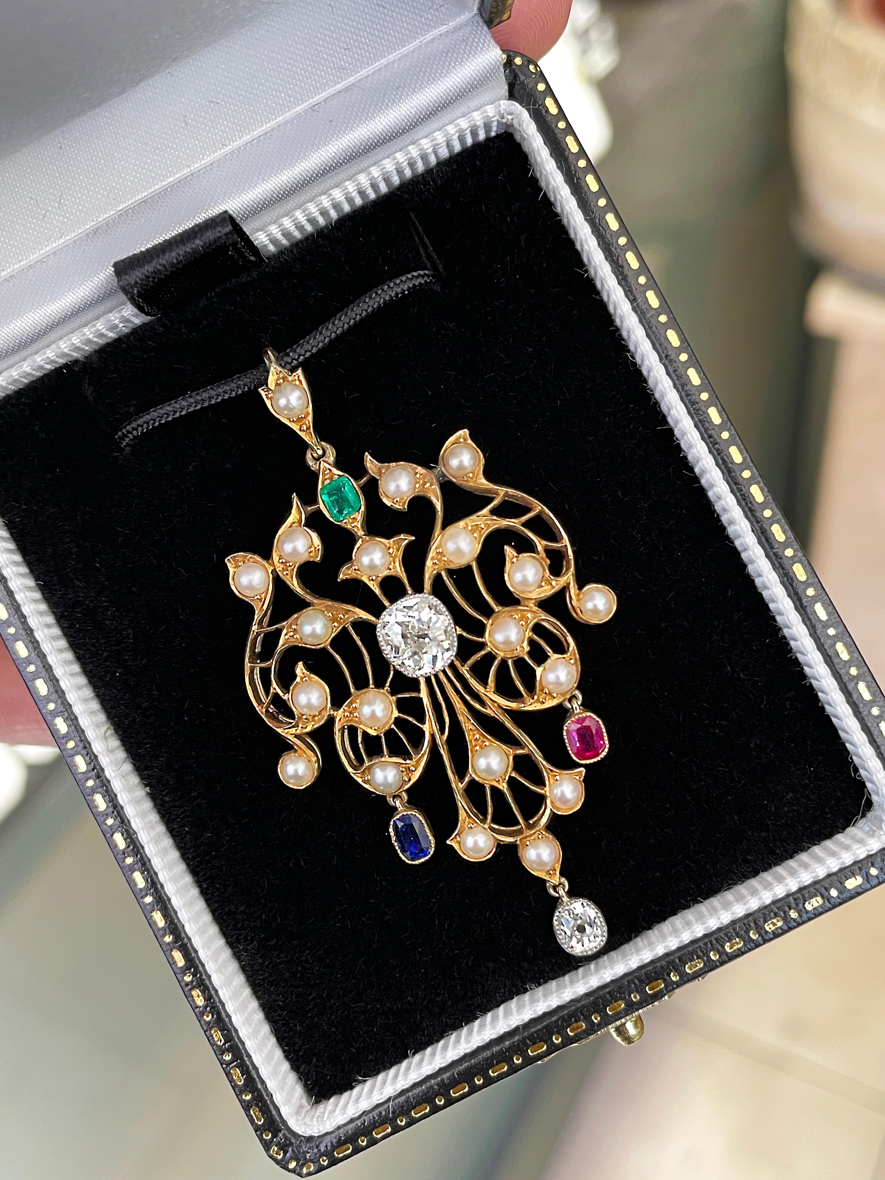 Antiguo Colgante de Oro de 15 ct con Diamante talla antigua, Rubí, Zafiro, Esmeralda y Perla 1