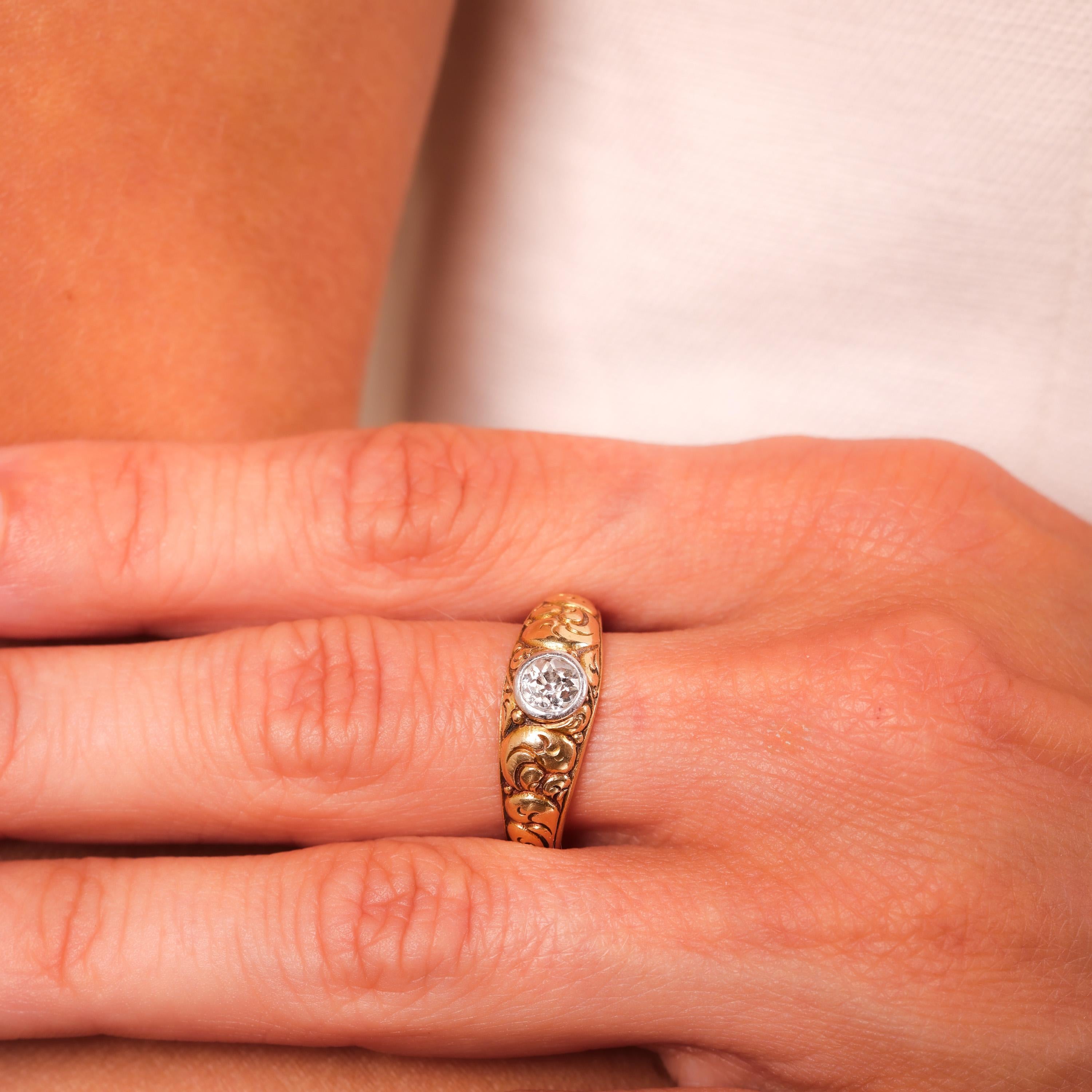 Antiker europäischer Diamant 14K Gelbgold Solitär Ring im Zustand „Hervorragend“ in Beverly Hills, CA