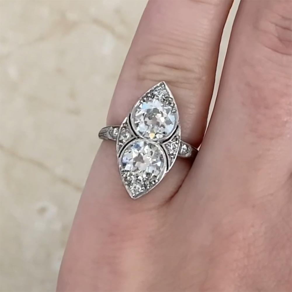 Anillo de compromiso de diamantes talla europea antigua (aprox. 1,20 quilates), platino en Excelente estado para la venta en New York, NY