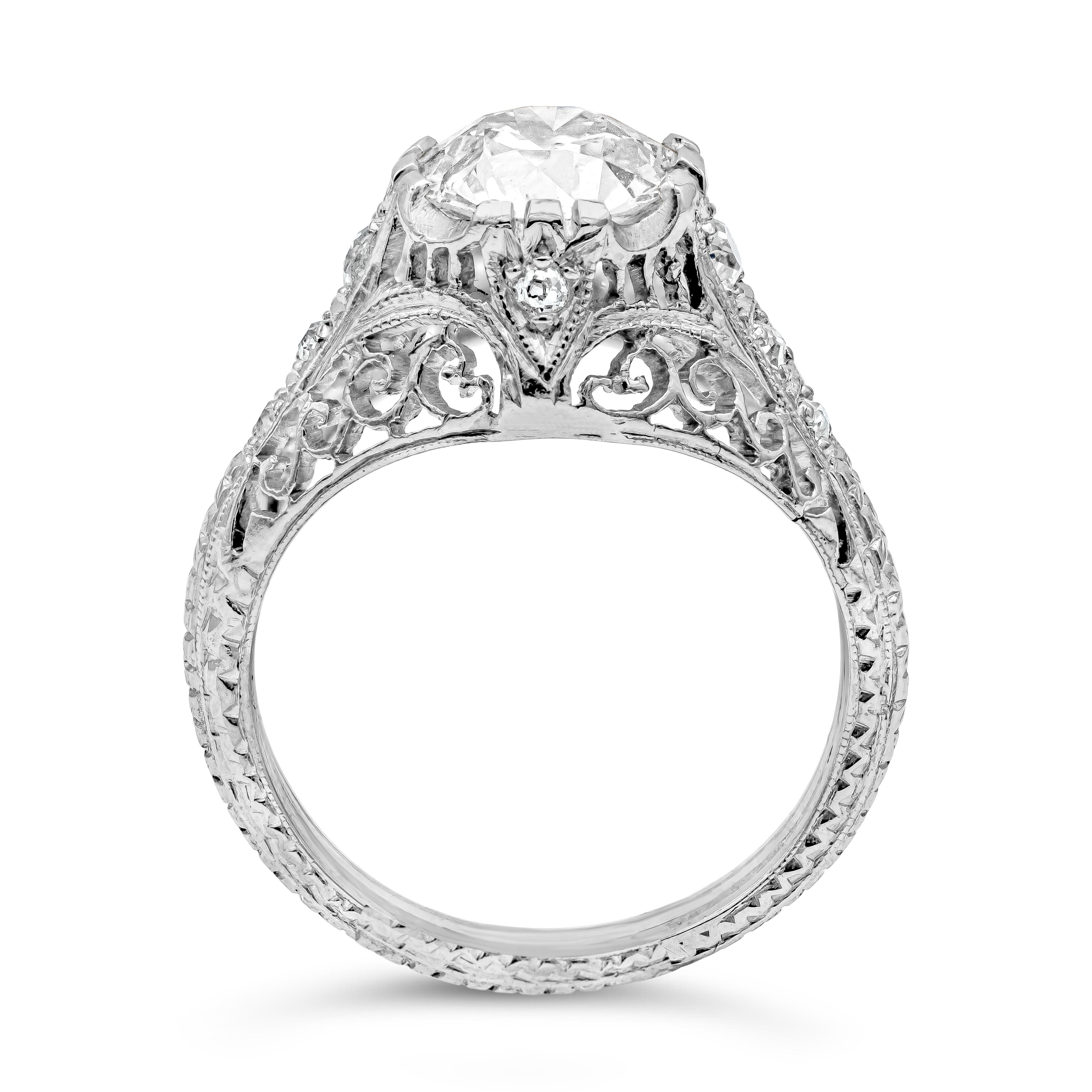 Antique Old European Cut Diamond Art Deco Engagement Ring In Excellent Condition For Sale In New York, NY