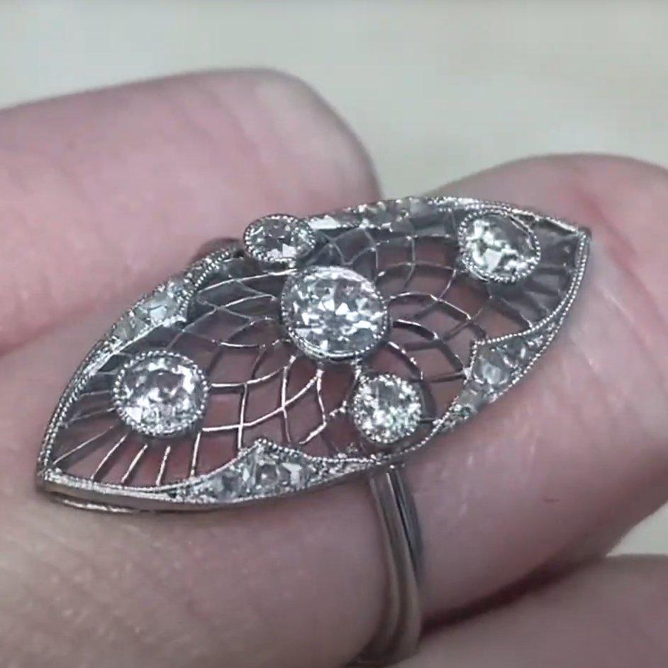 Donna Anello da cocktail con diamante antico taglio europeo (circa 0,3 carati), platino in vendita