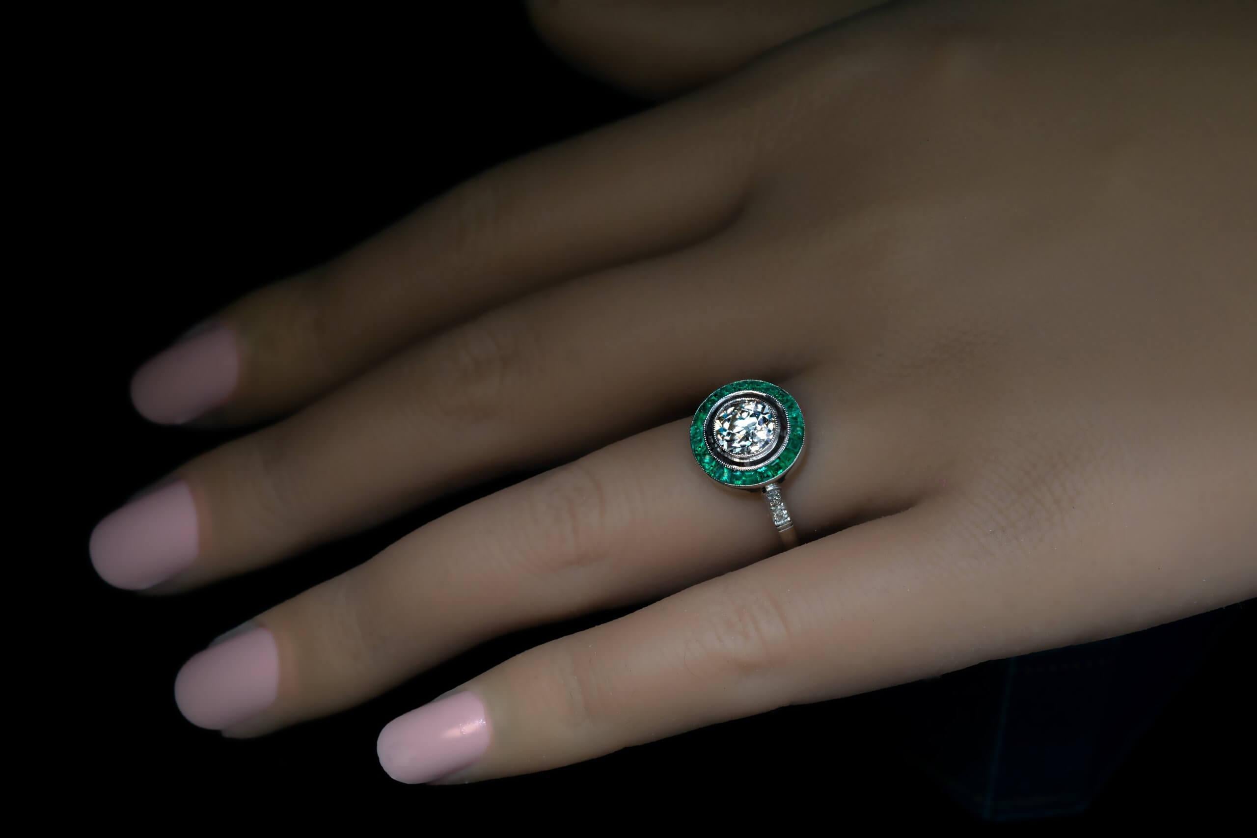 Antique Old European Cut Diamond Emerald Ring In Excellent Condition For Sale In Chicago, IL