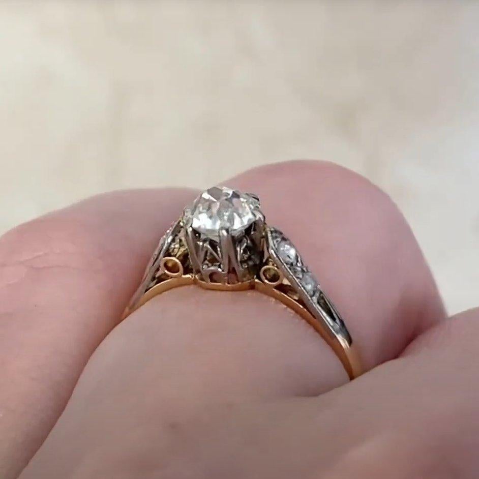 Anillo de compromiso de diamantes talla europea antigua (aprox. 0.7 quilates), platino en Excelente estado para la venta en New York, NY