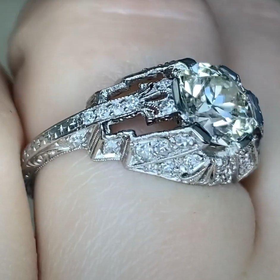 Taglio antico europeo Anello di fidanzamento con diamante antico taglio europeo (circa 1.50 carati), platino in vendita