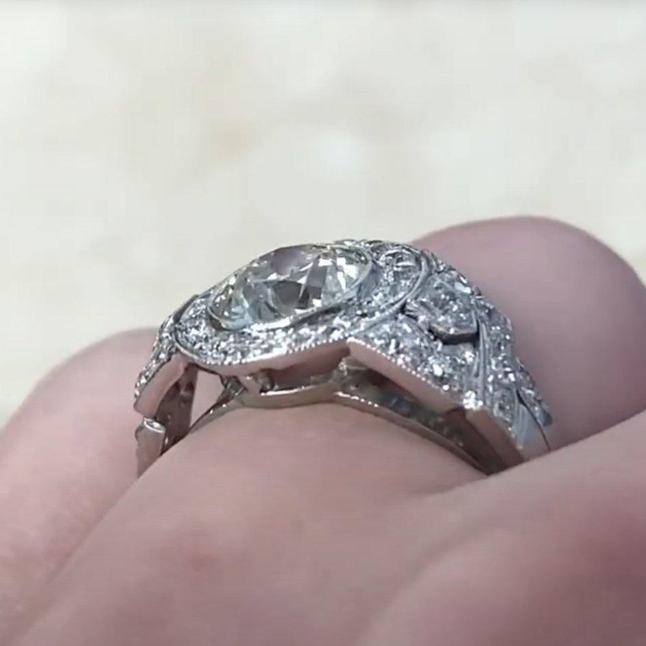 Anillo de compromiso de diamantes talla europea antigua (aprox. 1.50 quilates), platino en Excelente estado para la venta en New York, NY