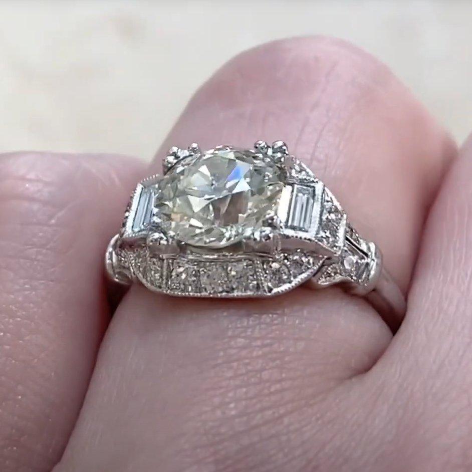 Anello di fidanzamento con diamante antico taglio europeo (circa 2.00 carati), platino In condizioni ottime in vendita a New York, NY
