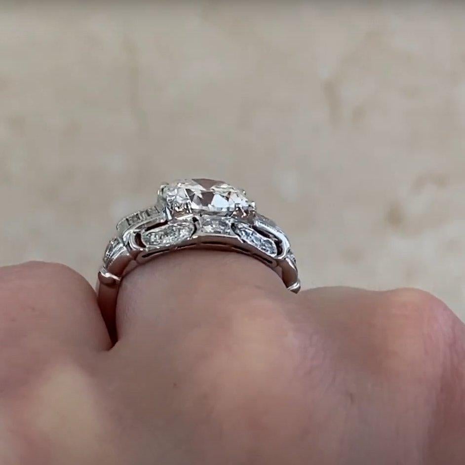 Bague de fiançailles ancienne en platine avec diamant taille européenne ancienne (environ 2,70 carats) Excellent état - En vente à New York, NY