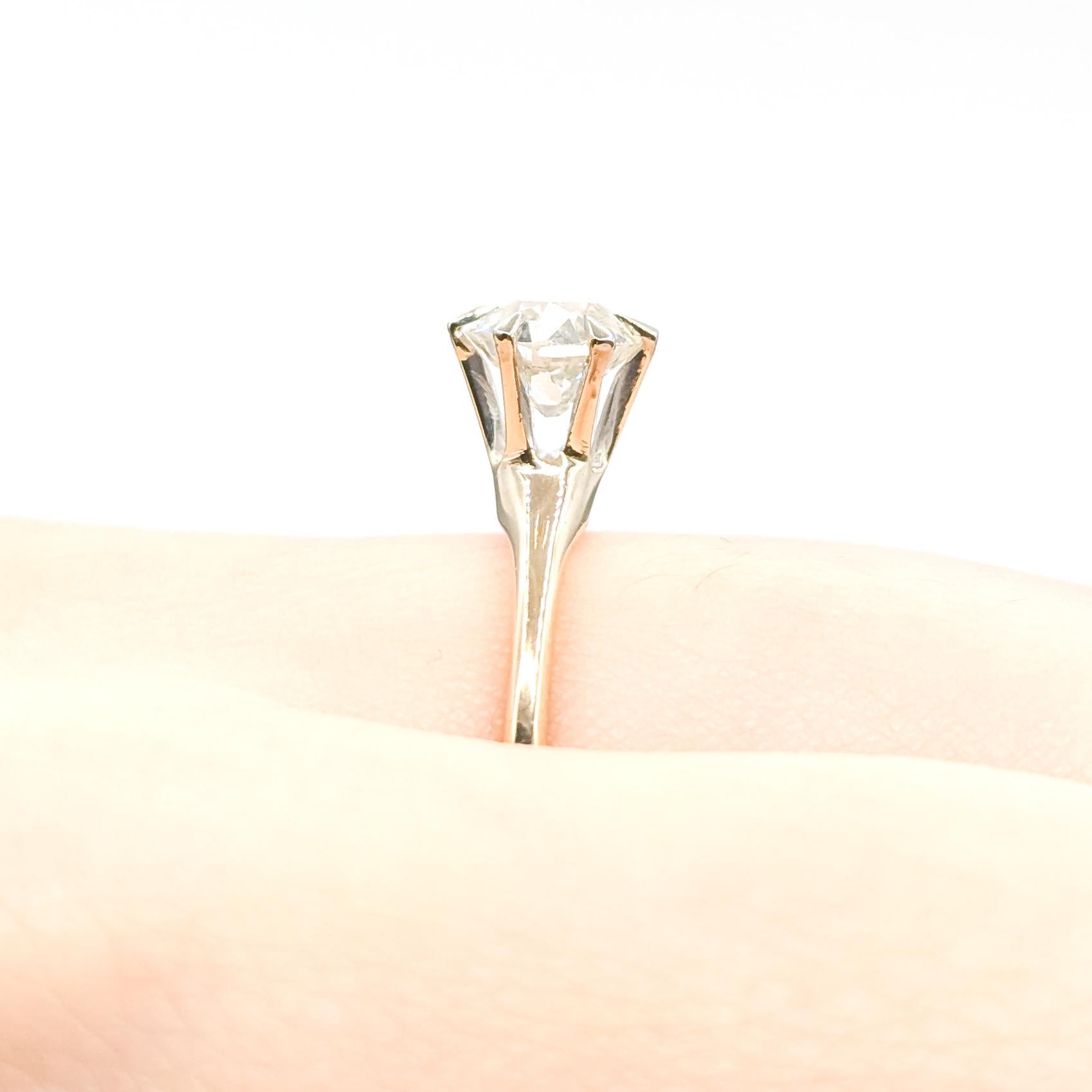 Taille vieille Europe Bague de fiançailles en or jaune 14k avec diamant ancien de taille européenne en vente