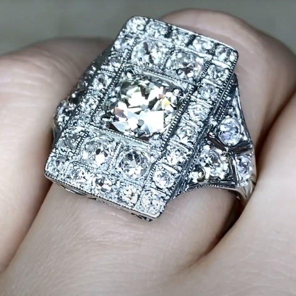Anello aureola con diamante antico taglio europeo (circa 1,40 carati), platino In condizioni ottime in vendita a New York, NY