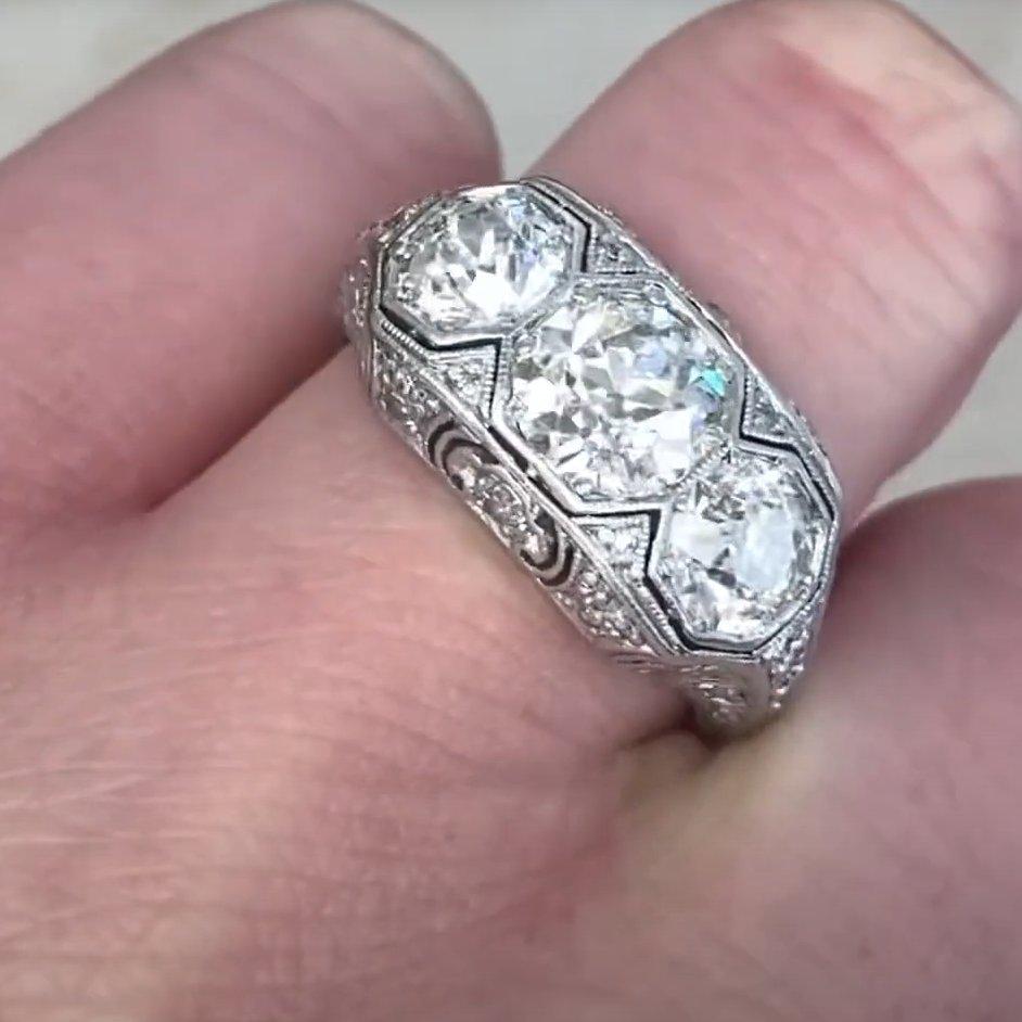 Women's Antique Old European Cut Diamond Three-Stone Engagement Ring (Approx 3.00-Carat) For Sale