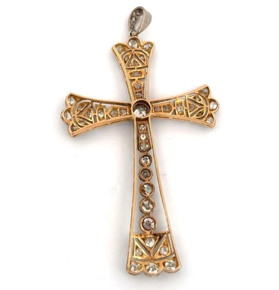 Antique 18K Gold Cross Pendant with Old European Cut Diamonds – .80ctw – Estate

✦ ✦ Only Pendant, No necklace ✦ ✦ 

✦ Offered is a beautiful antique cross pendant featuring approximately 0.80 carats of old European, rough, and early brilliant cut