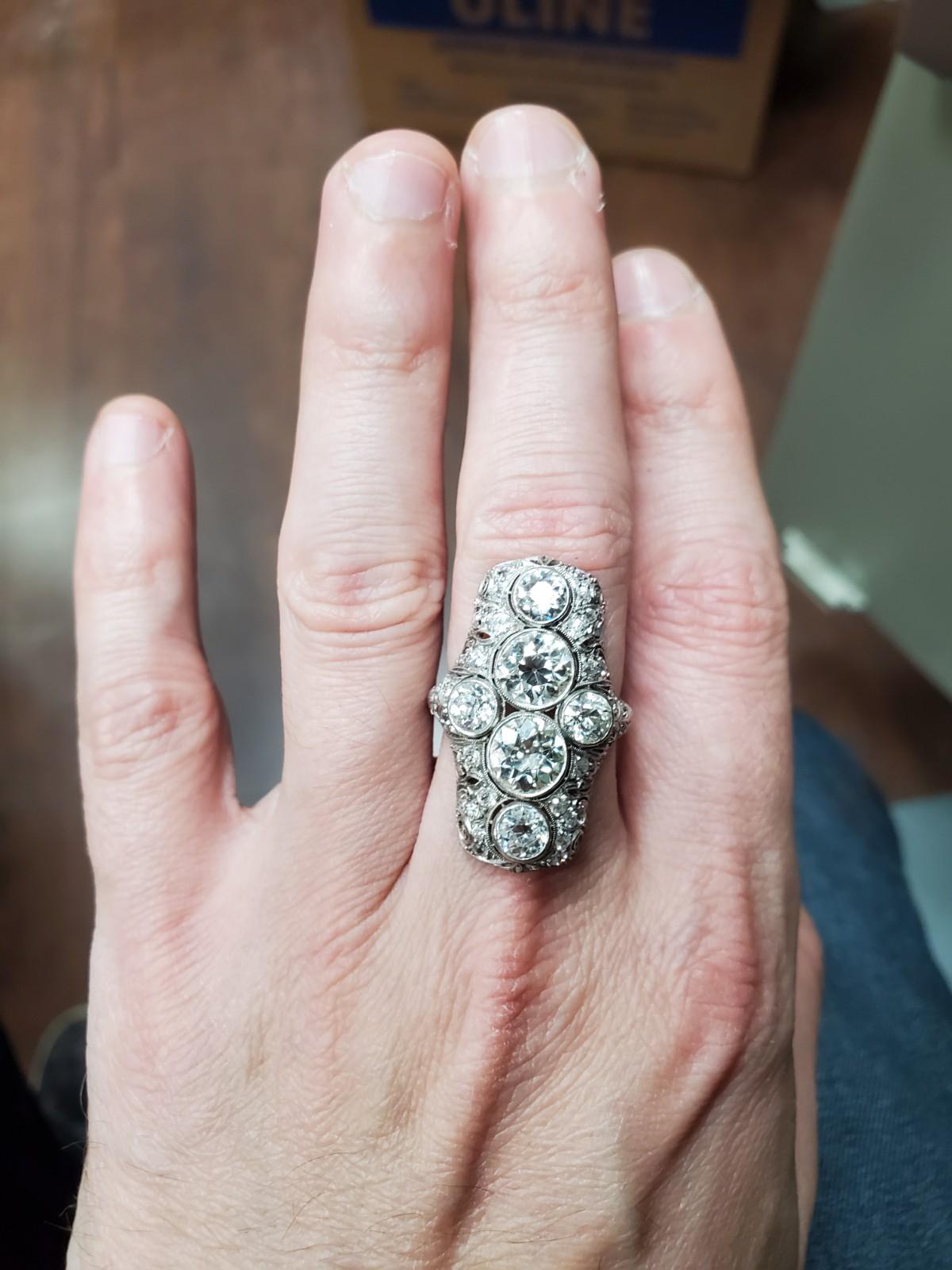 Antique Old European Diamond Ring In Excellent Condition For Sale In Los Angeles, CA
