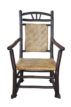 Antiker alter Hickory-Schaukelstuhl, Adirondack, Mahagoni-Schaukelstuhl mit Rädernrückenlehne, Lodge Rocker