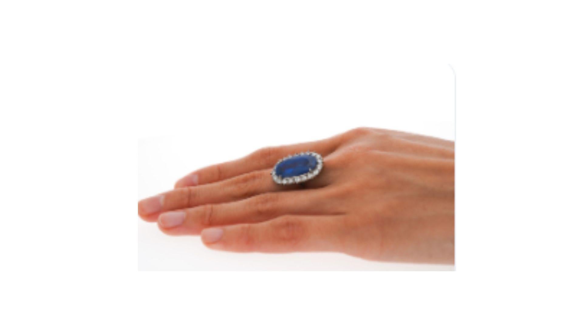 Antique Old Mine 11.30 Carat No Heat Burma Blue Sapphire & Diamond Platinum Ring For Sale 4