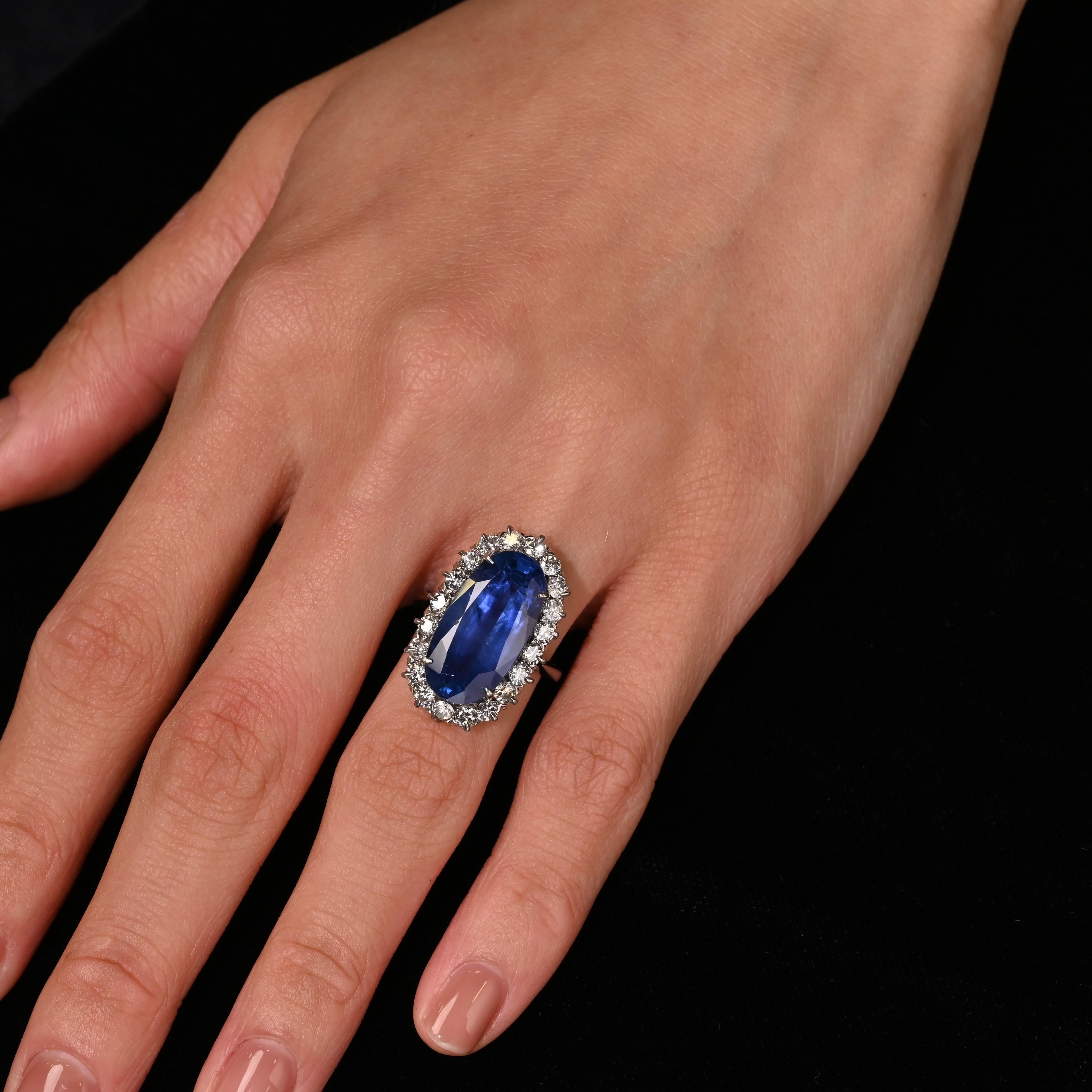 Antique Old Mine 11.30 Carat No Heat Burma Blue Sapphire & Diamond Platinum Ring For Sale 5