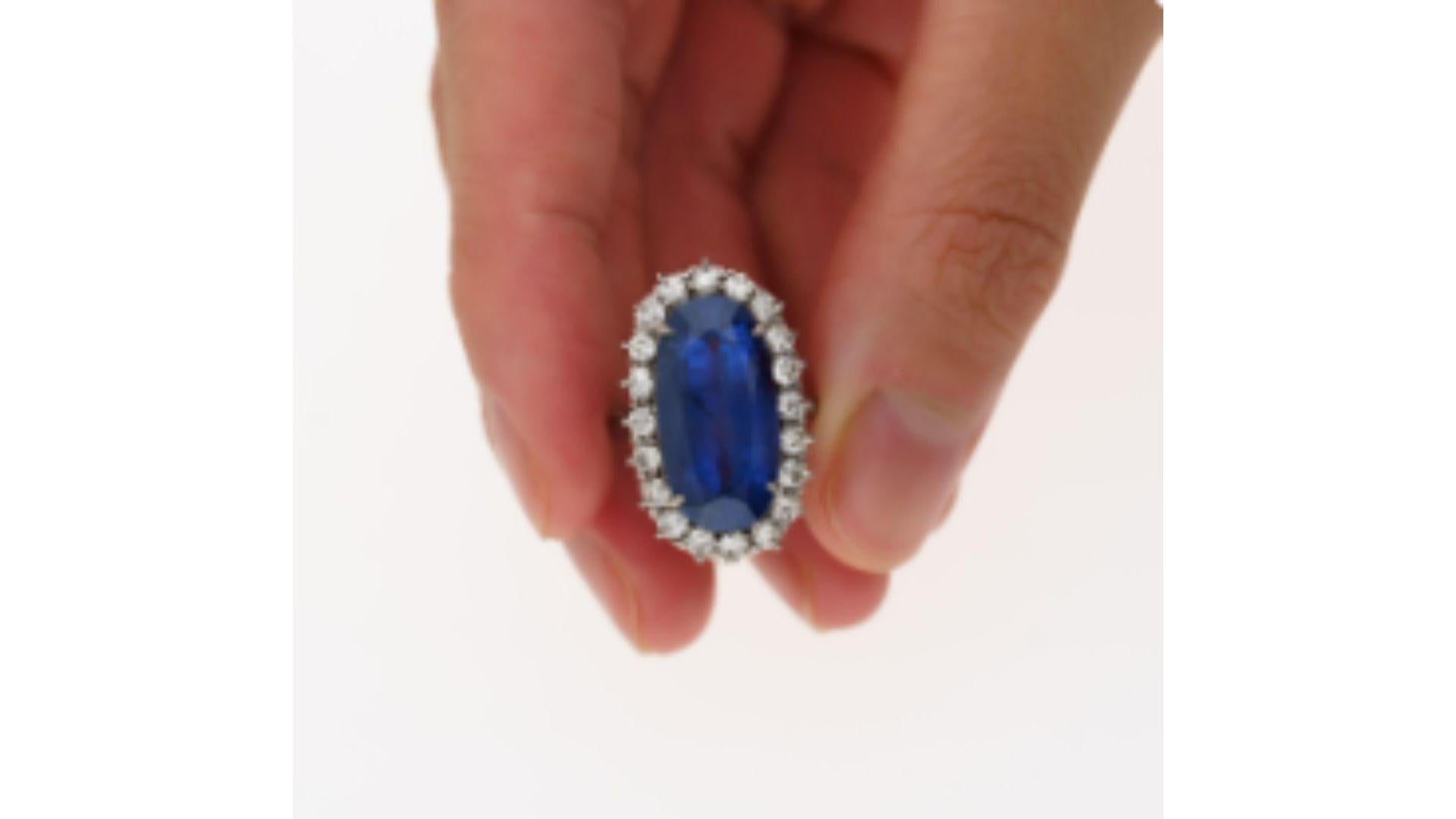 Antique Old Mine 11.30 Carat No Heat Burma Blue Sapphire & Diamond Platinum Ring For Sale 2