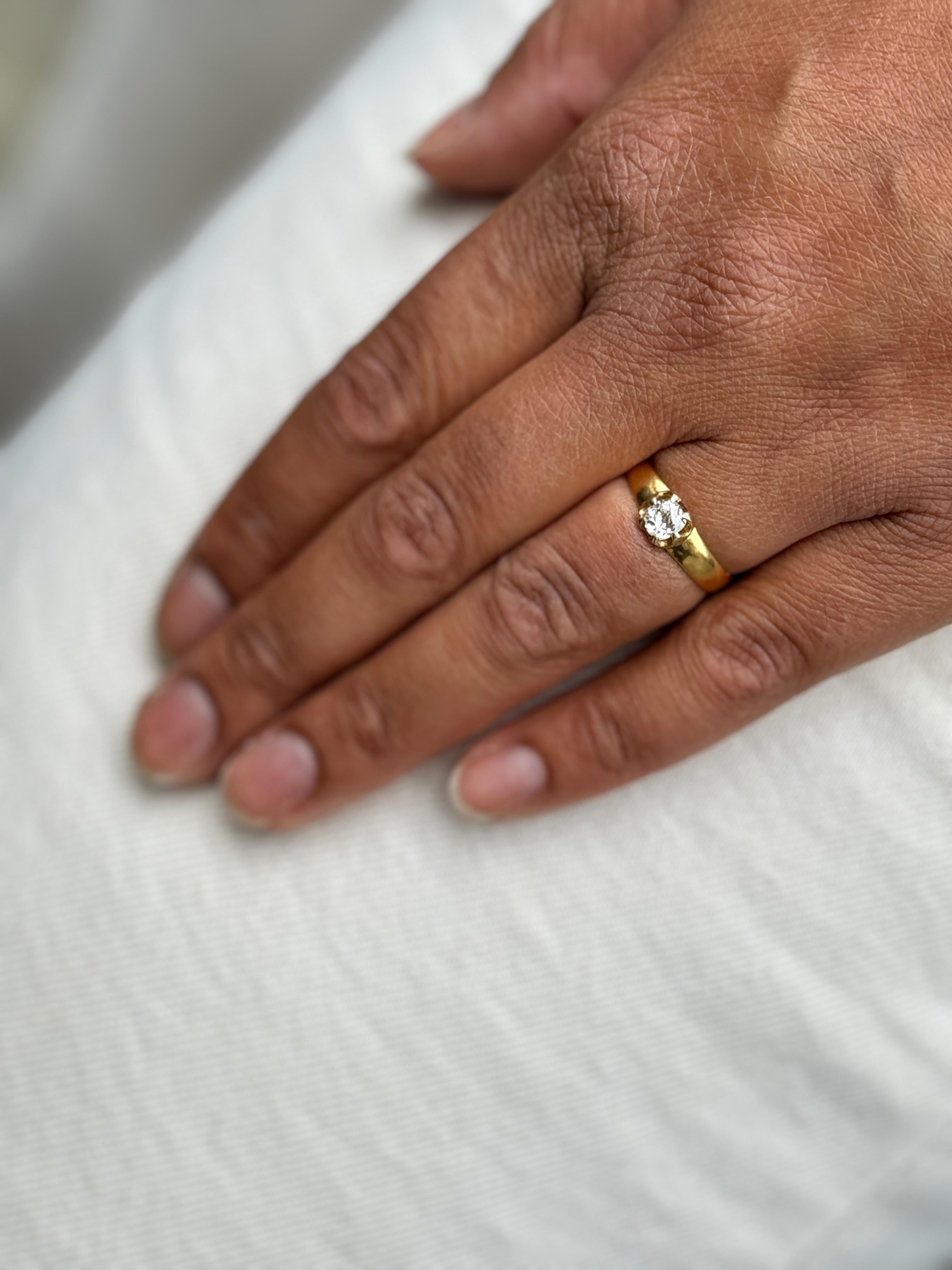 Victorien Bague de fiançailles solitaire ancienne en or jaune 22 carats et diamant taille vieille mine en vente