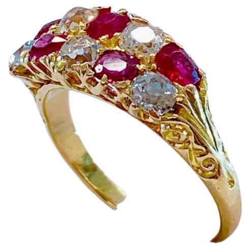 Antiker Goldring mit Diamanten im alten Minenschliff und Rubin im Zustand „Gut“ im Angebot in Cairo, EG