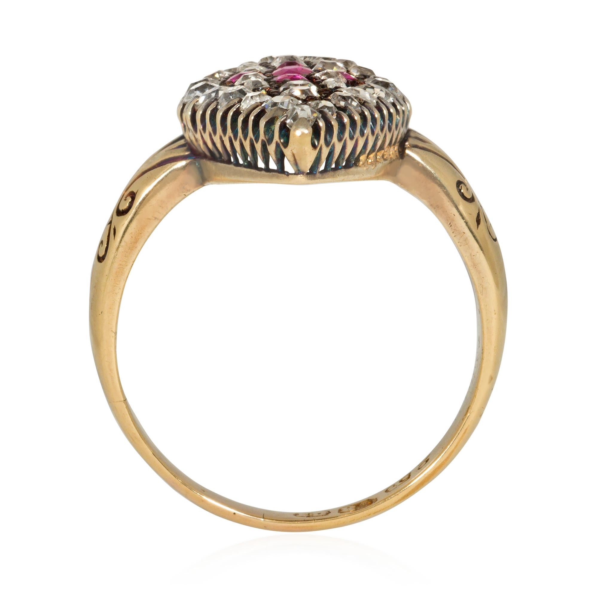Antiker Ring mit Diamant- und Rubin-Navette im Minenschliff aus Gold mit Silberbeschichtung (Viktorianisch) im Angebot
