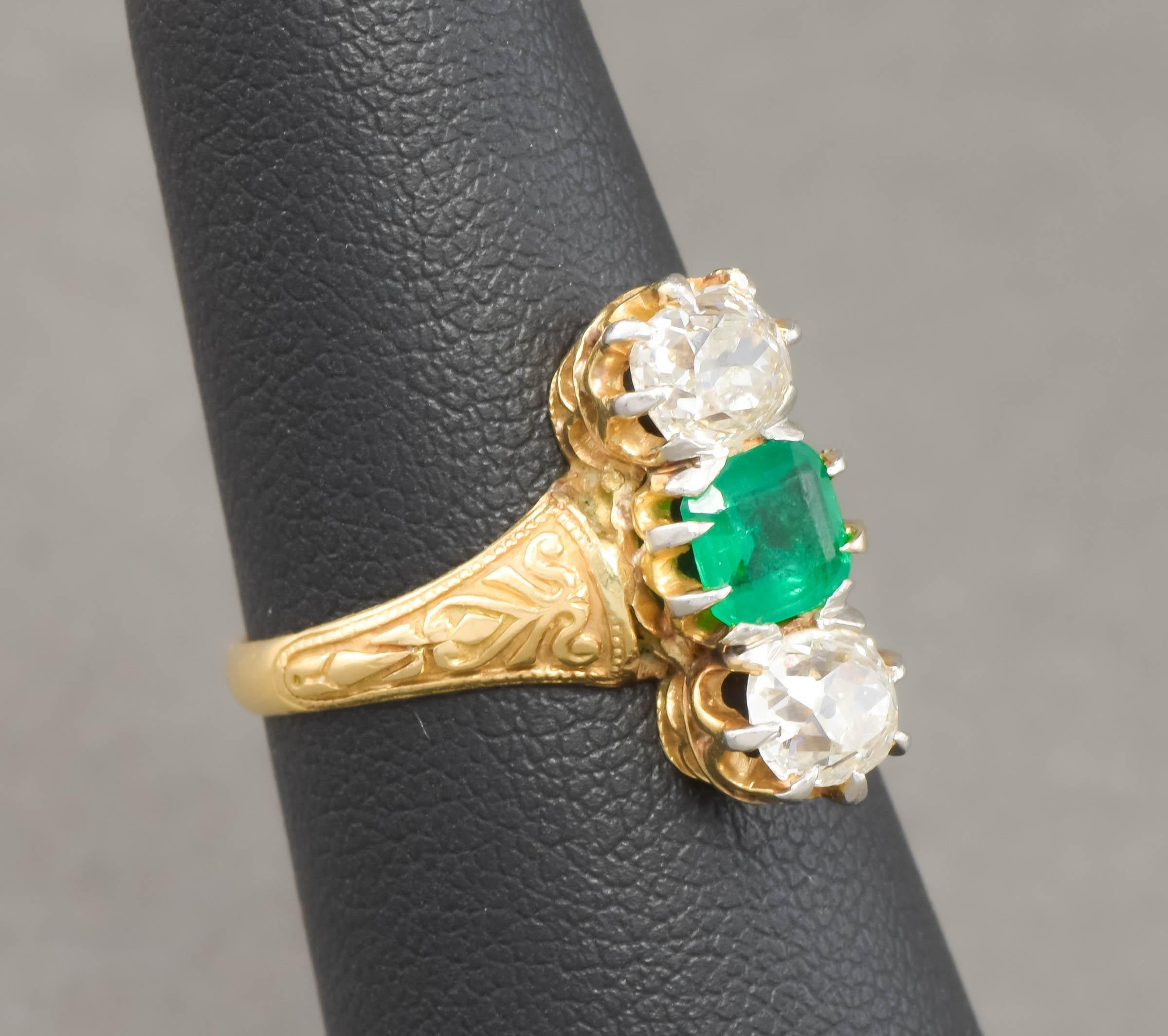 Antique Old Mine Cut Diamond & Emerald Ring in 18K Gold For Sale 5