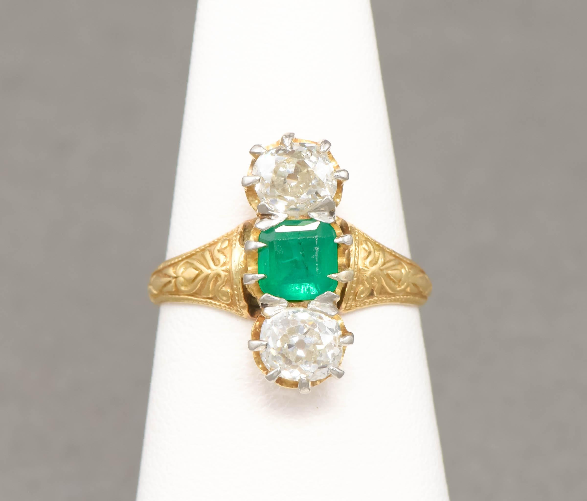 Antique Old Mine Cut Diamond & Emerald Ring in 18K Gold For Sale 9